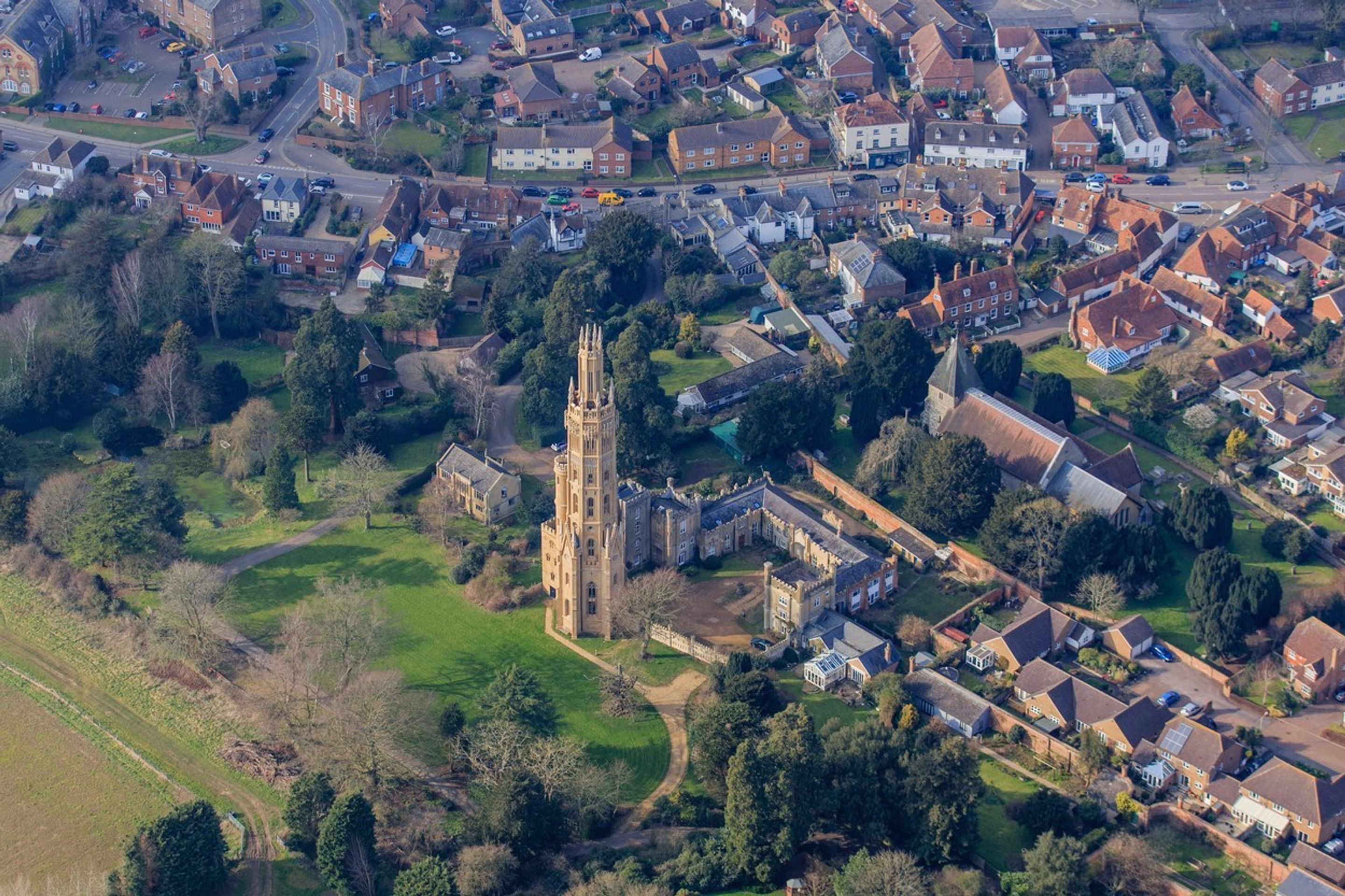 Pohádková věž v anglickém Tonbridge - 2 - GALERIE: Pohádková věž v anglickém Tonbridge (2/7)