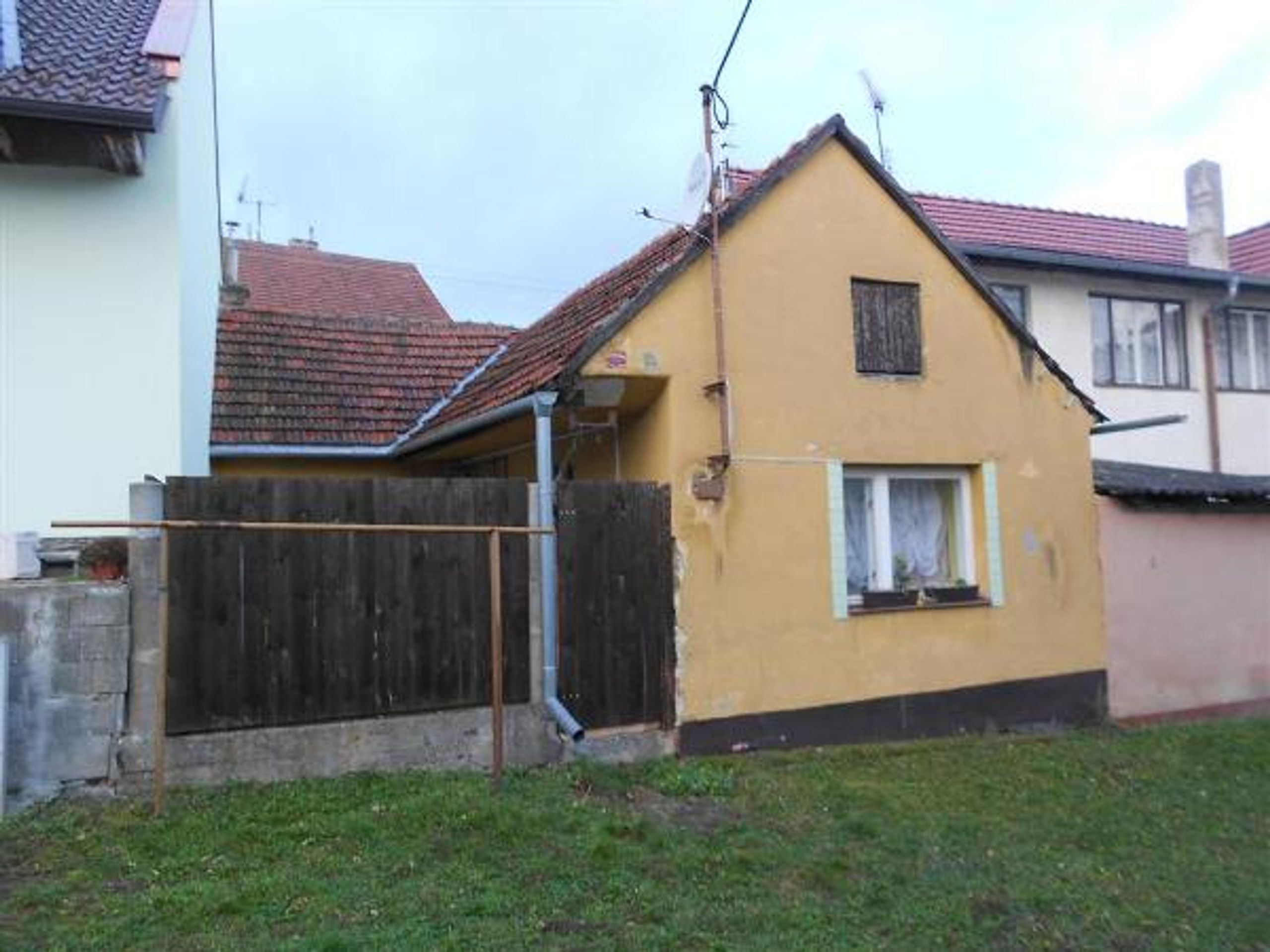 RD Vlčnov - GALERIE: Dražba RD ve Vlčnově (2/3)