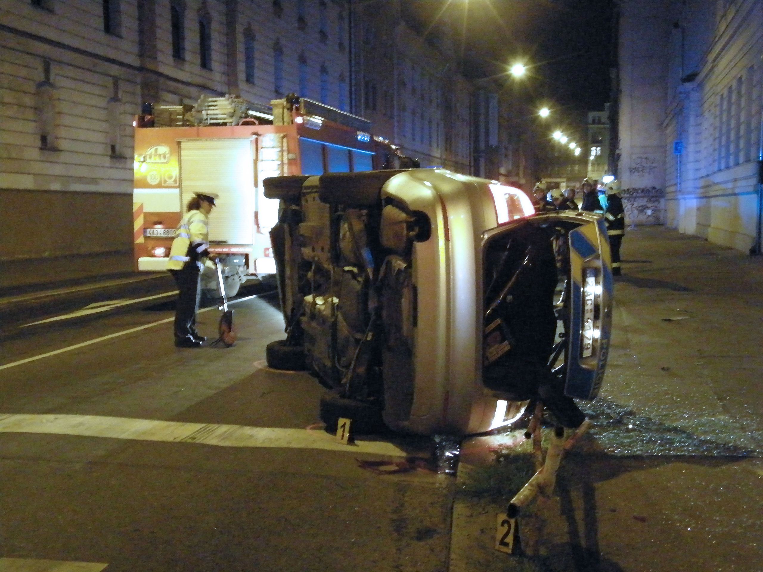 Nehoda policistů na Smíchově - 5 - Nehoda policistů na Smíchově (4/7)