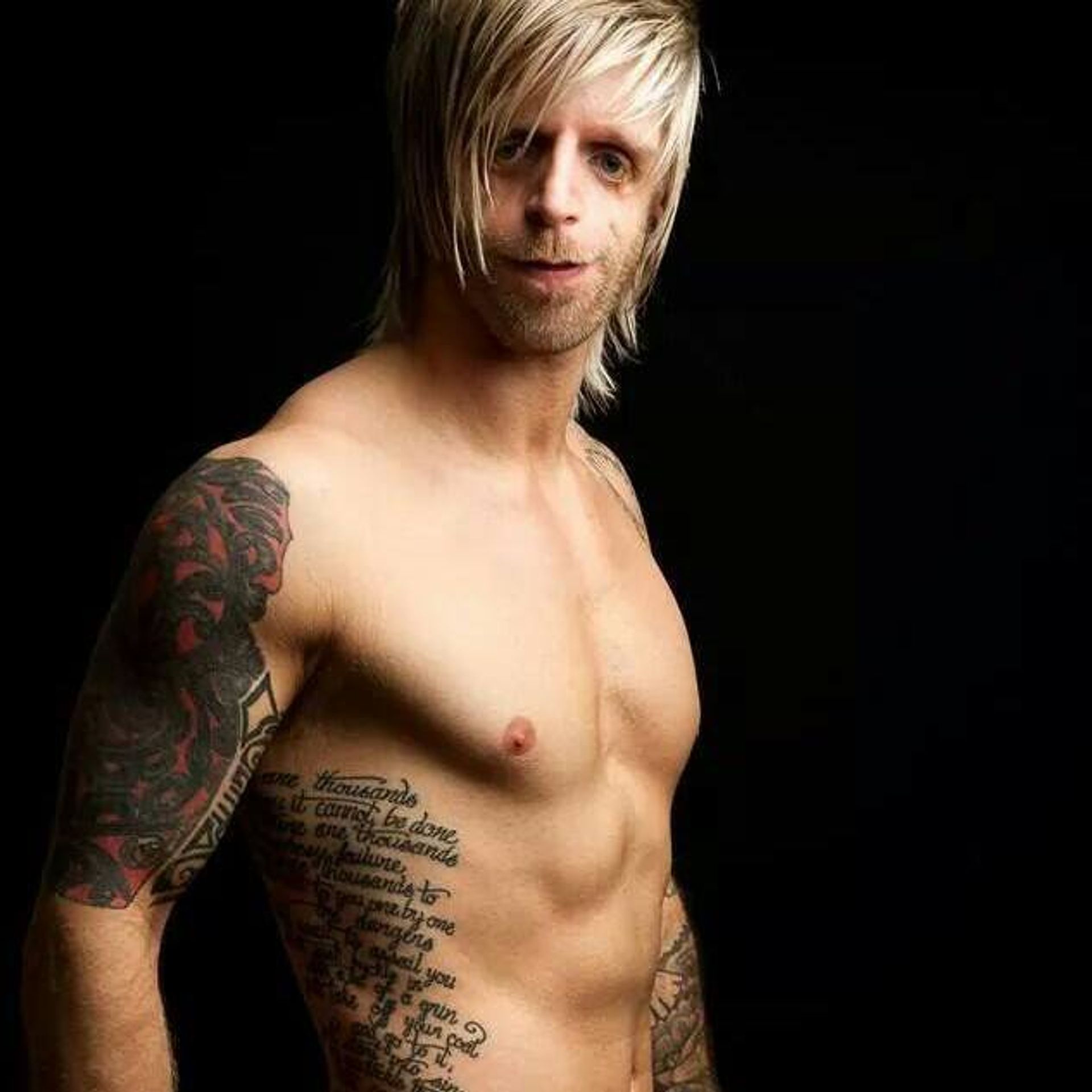 Jono Lancaster - 2 - Galerie: Jono Lancaster pomáhá dětem se stejným postižením (5/6)