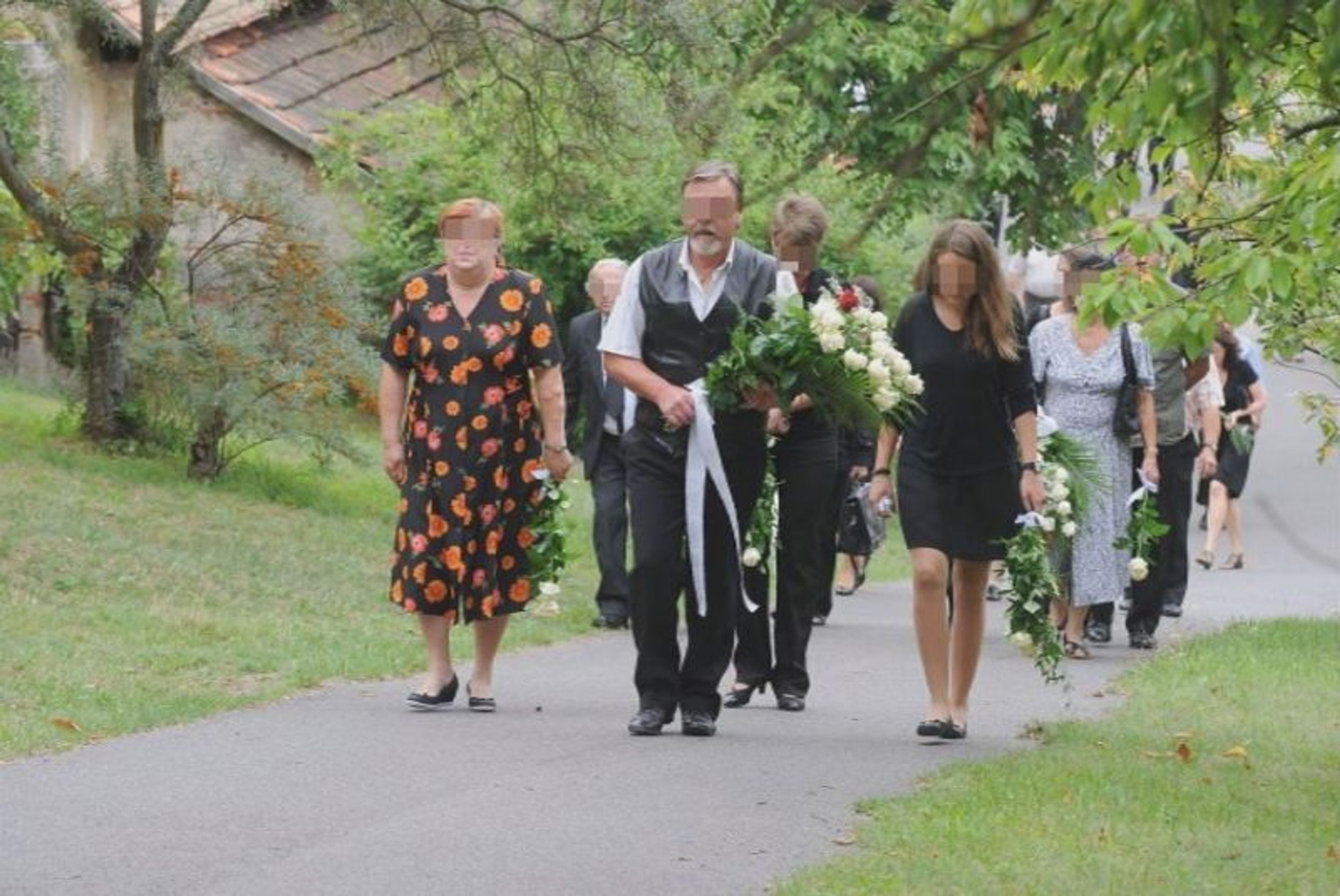 Pohřeb Marie - 4 - Velká fotogalerie z pohřbu Marušky, kterou zabilo BMW (12/14)