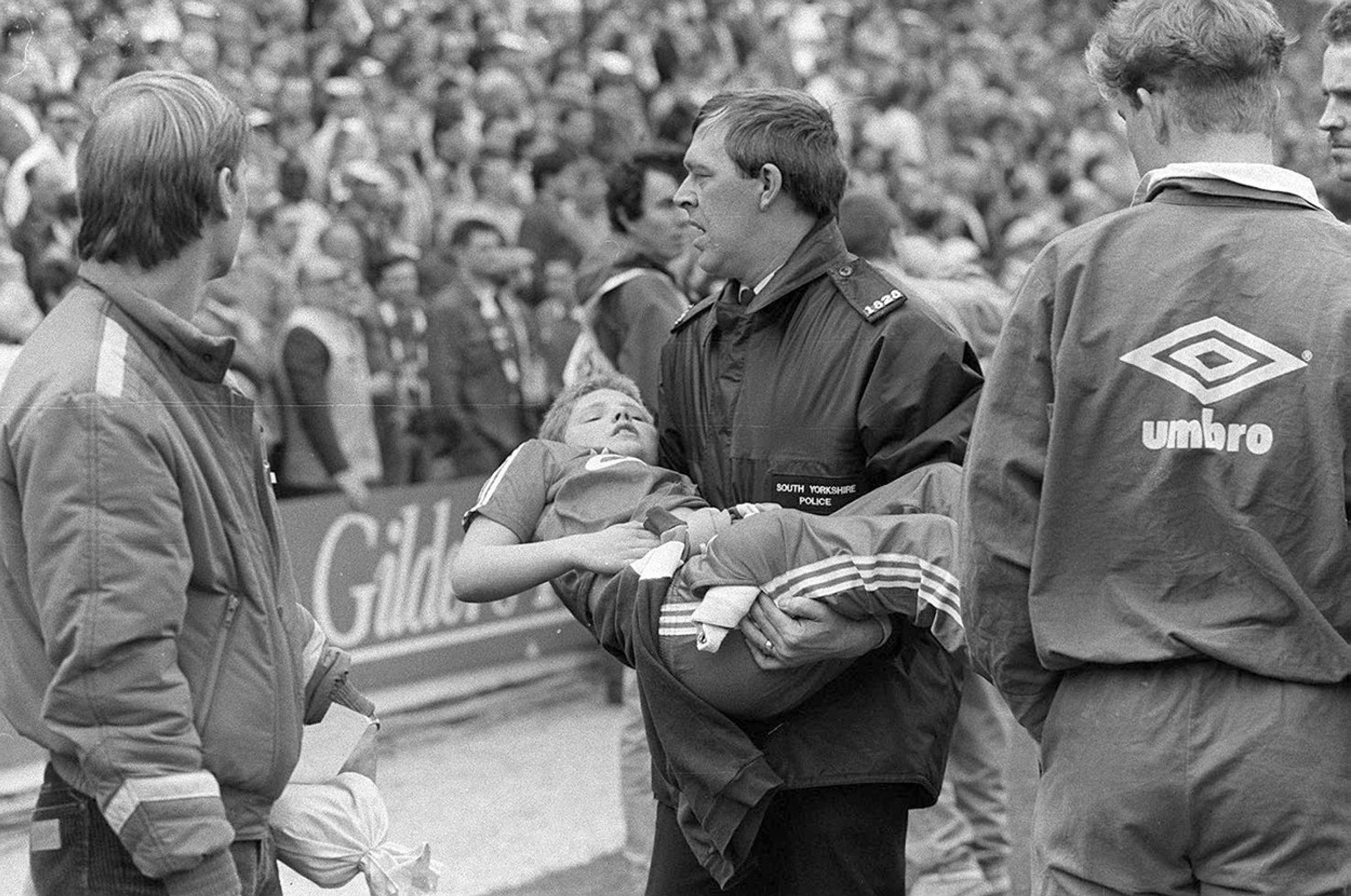 Tragédie na stadionu Hillsborough - 6 - GALERIE: Tragédie na stadionu Hillsborough (2/6)
