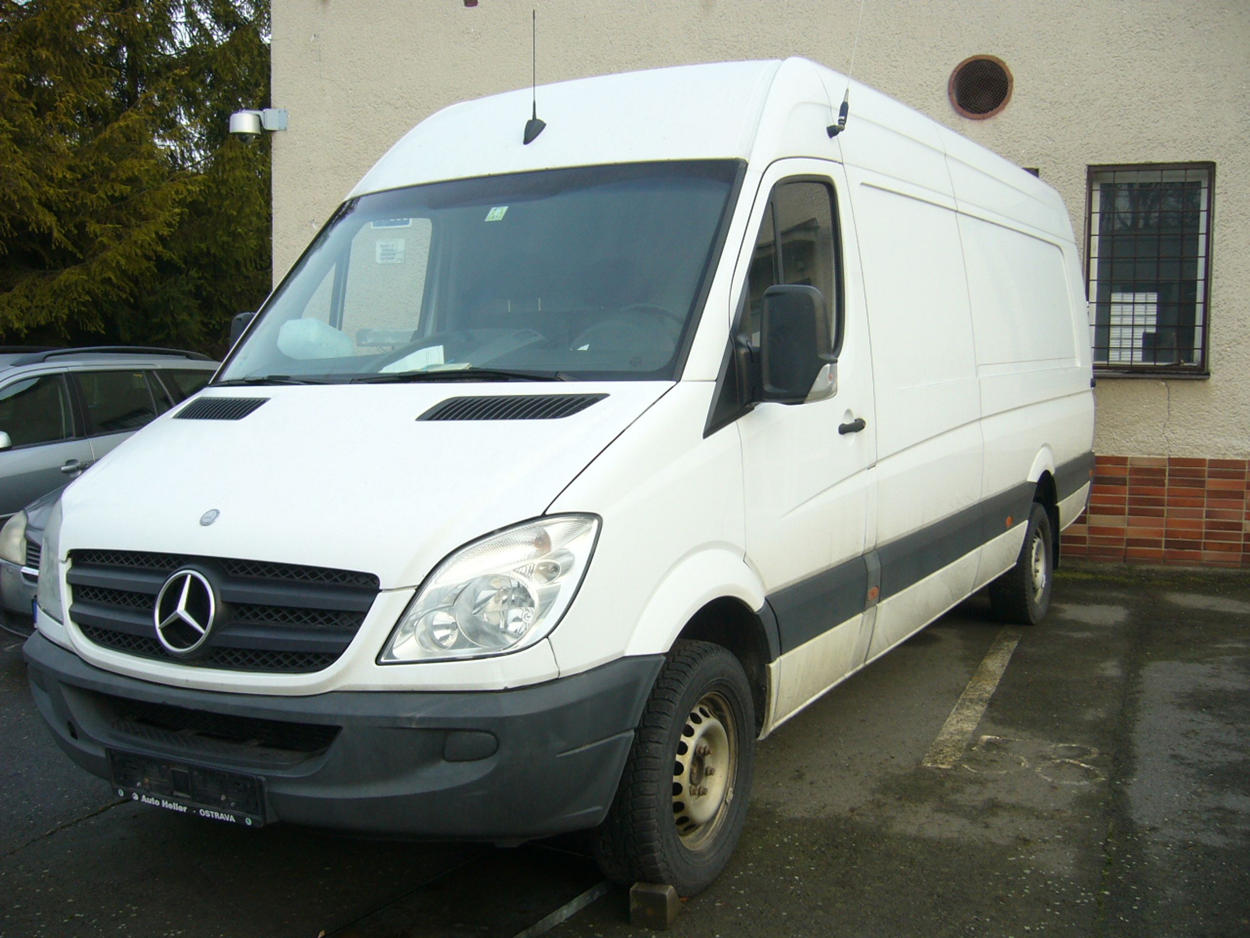 Nabídka automobilů - Mercedes Benz Sprinter 319 CDI - GALERIE: Nabídka automobilů (3/10)