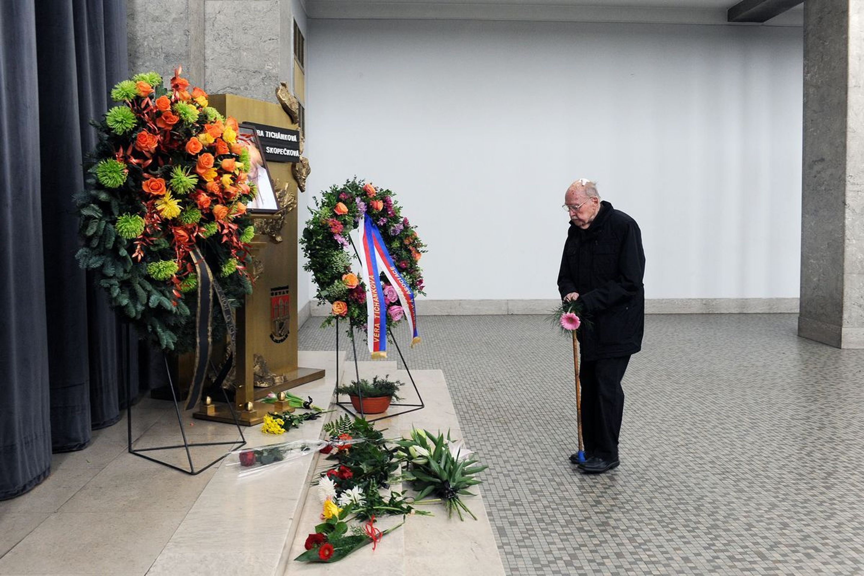 Pohřeb Věry Tichánkové - 19 - GALERIE: Poslední rozloučení s Věrou Tichánkovou (17/18)