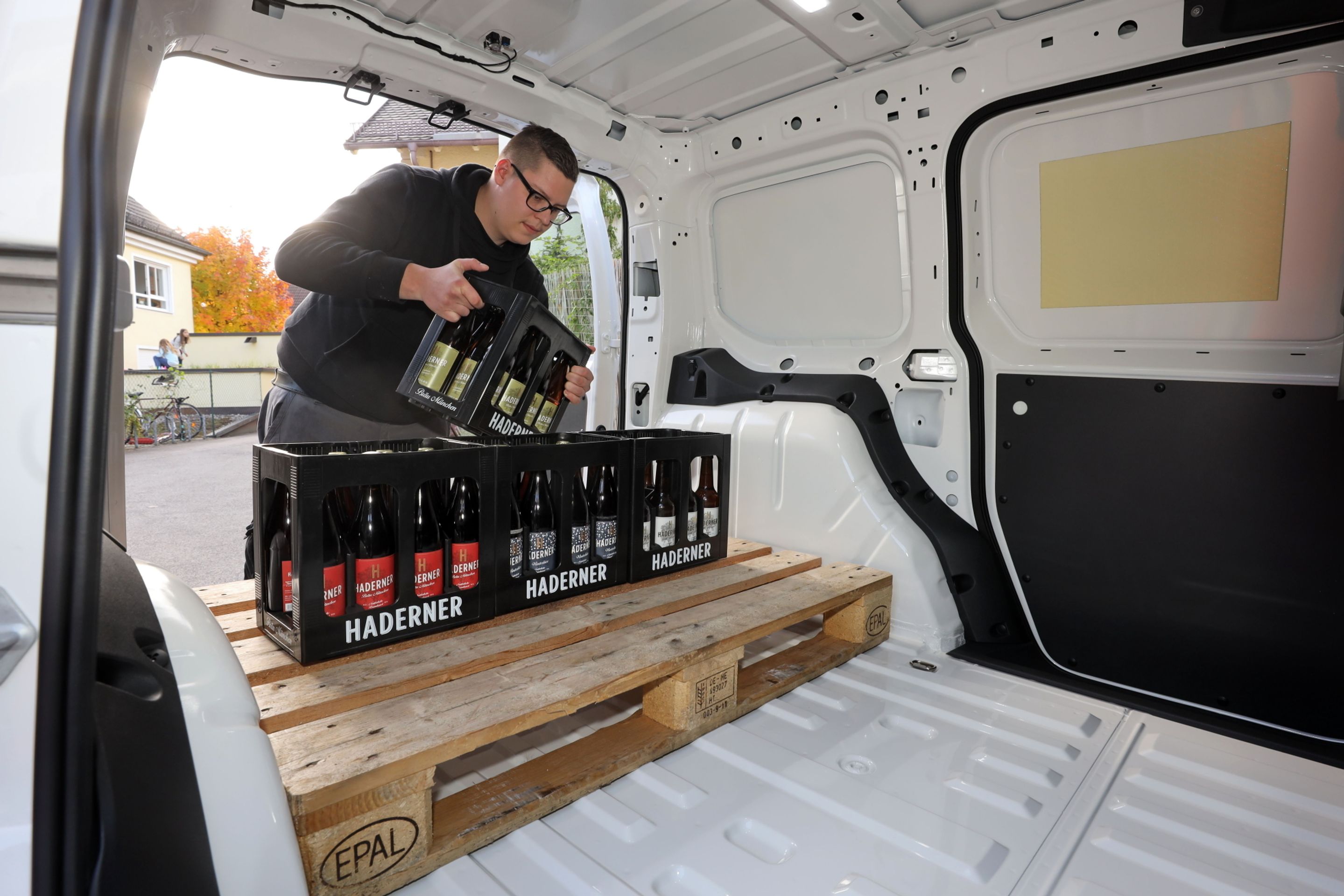 Volkswagen Caddy Cargo - 7 - Fotogalerie: Nový Caddy jako dříč, obytňák i auto pro rodinu (40/43)