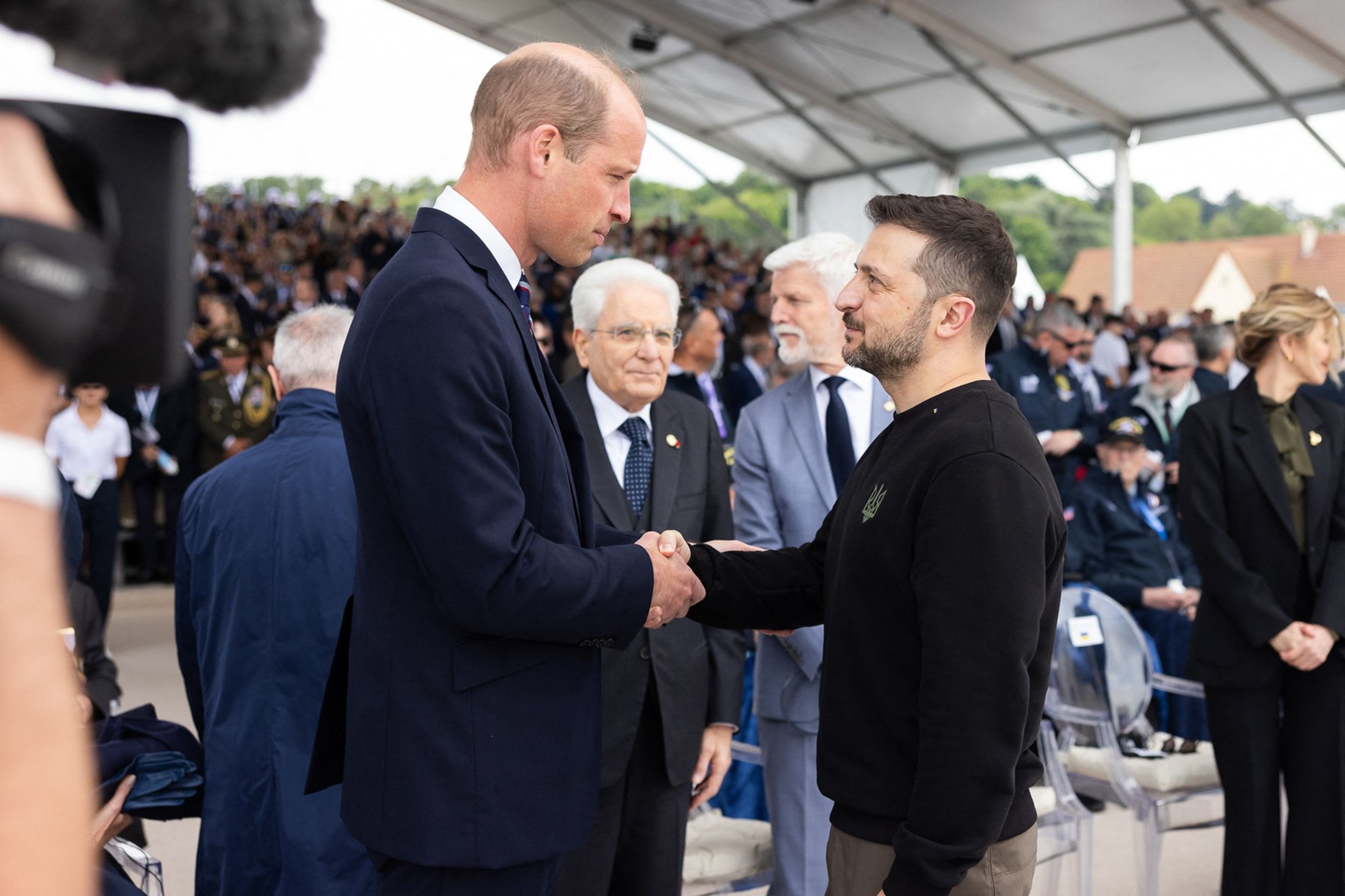 Princ William a prezident Volodymyr Zelensky - Oslavy 80. výročí vylodění v Normandii (4/18)