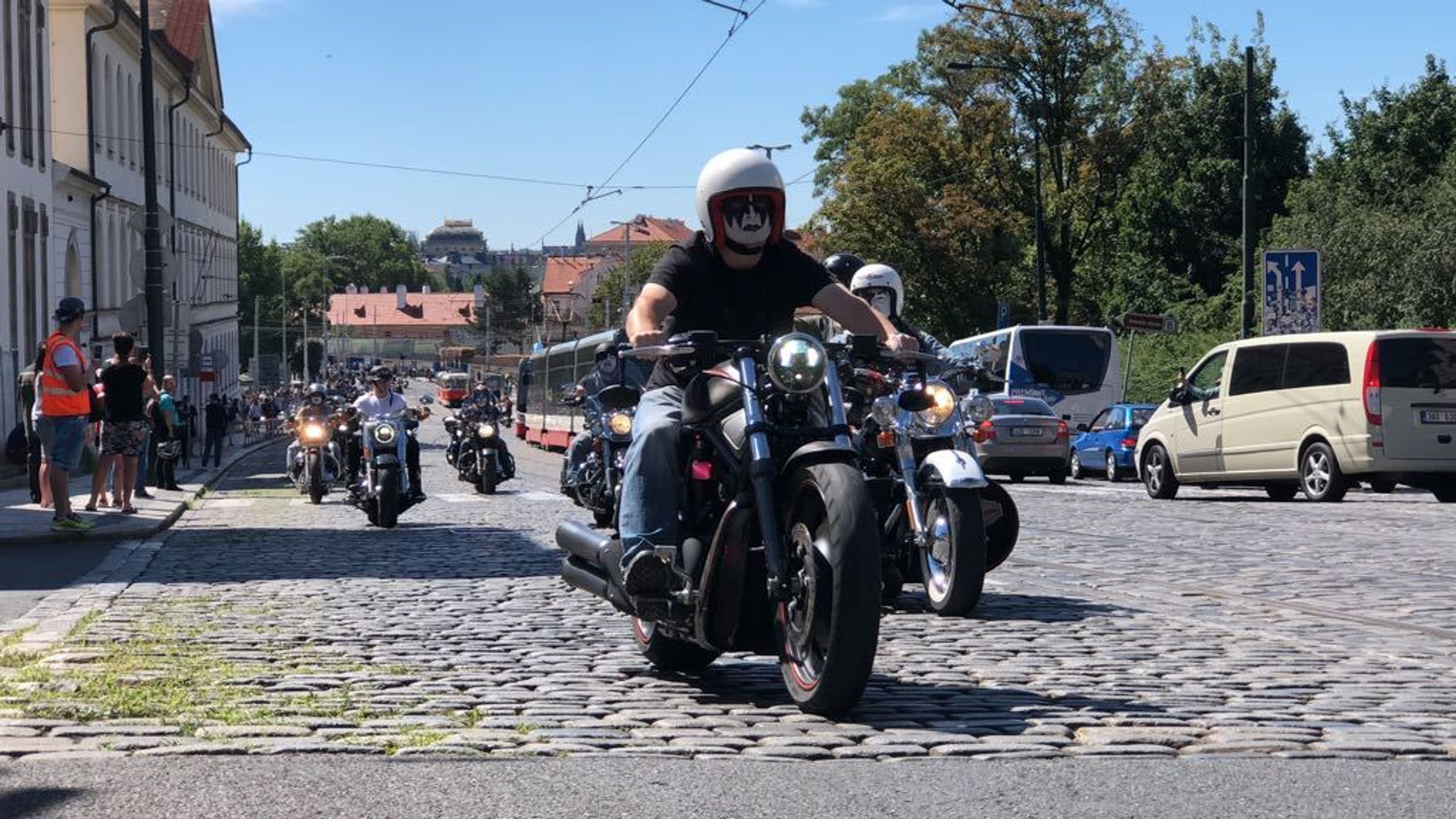 Spanilá jízda Harley Davidson v Praze 2018 - 4 - GALERIE: Spanilá jízda Harley Davidson 2018 v Praze (6/9)