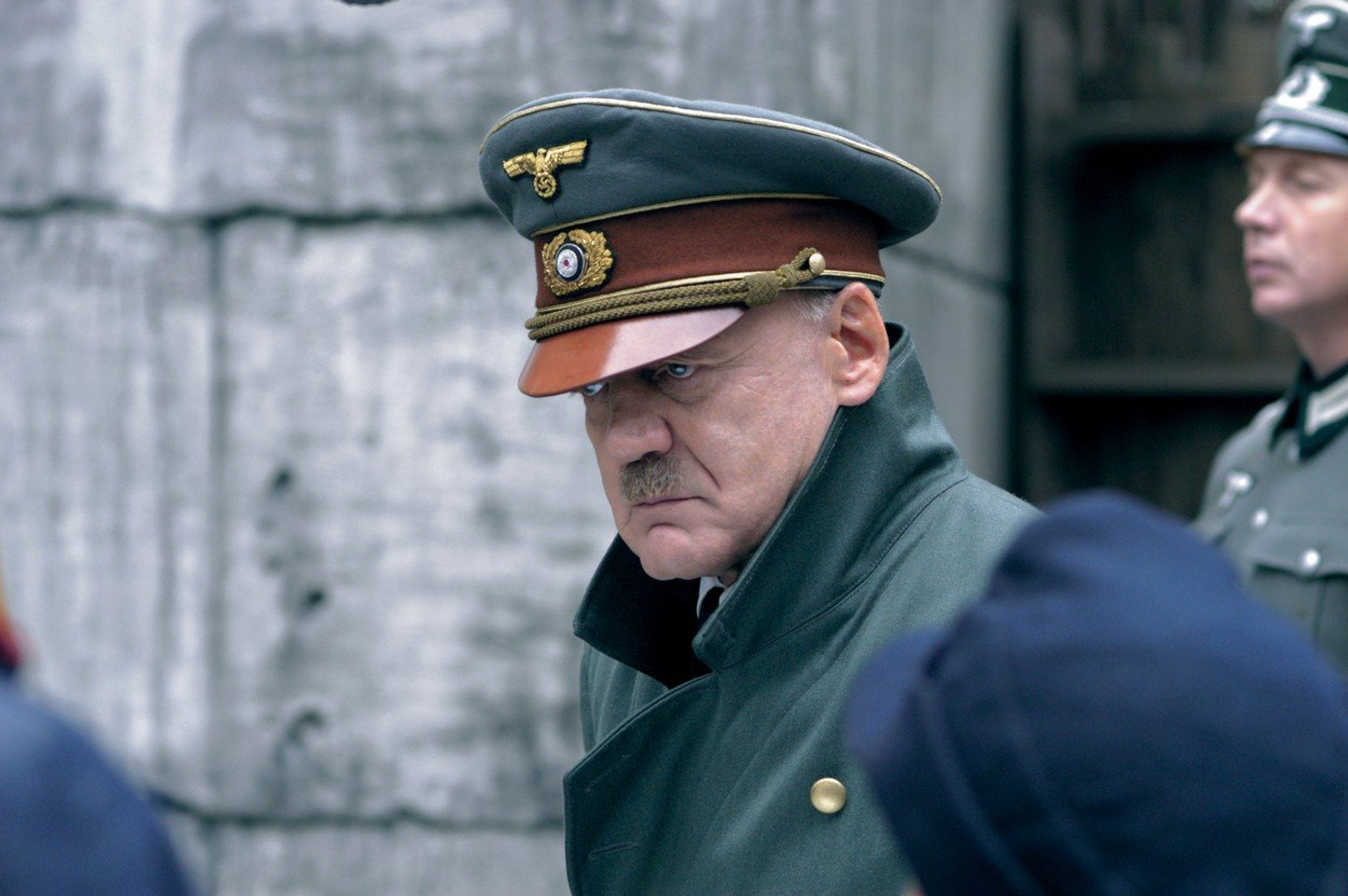 Bruno Ganz v roli Adolfa Hitlera - GALERIE: Bruno Ganz ve své životní roli Hitlera (2/4)
