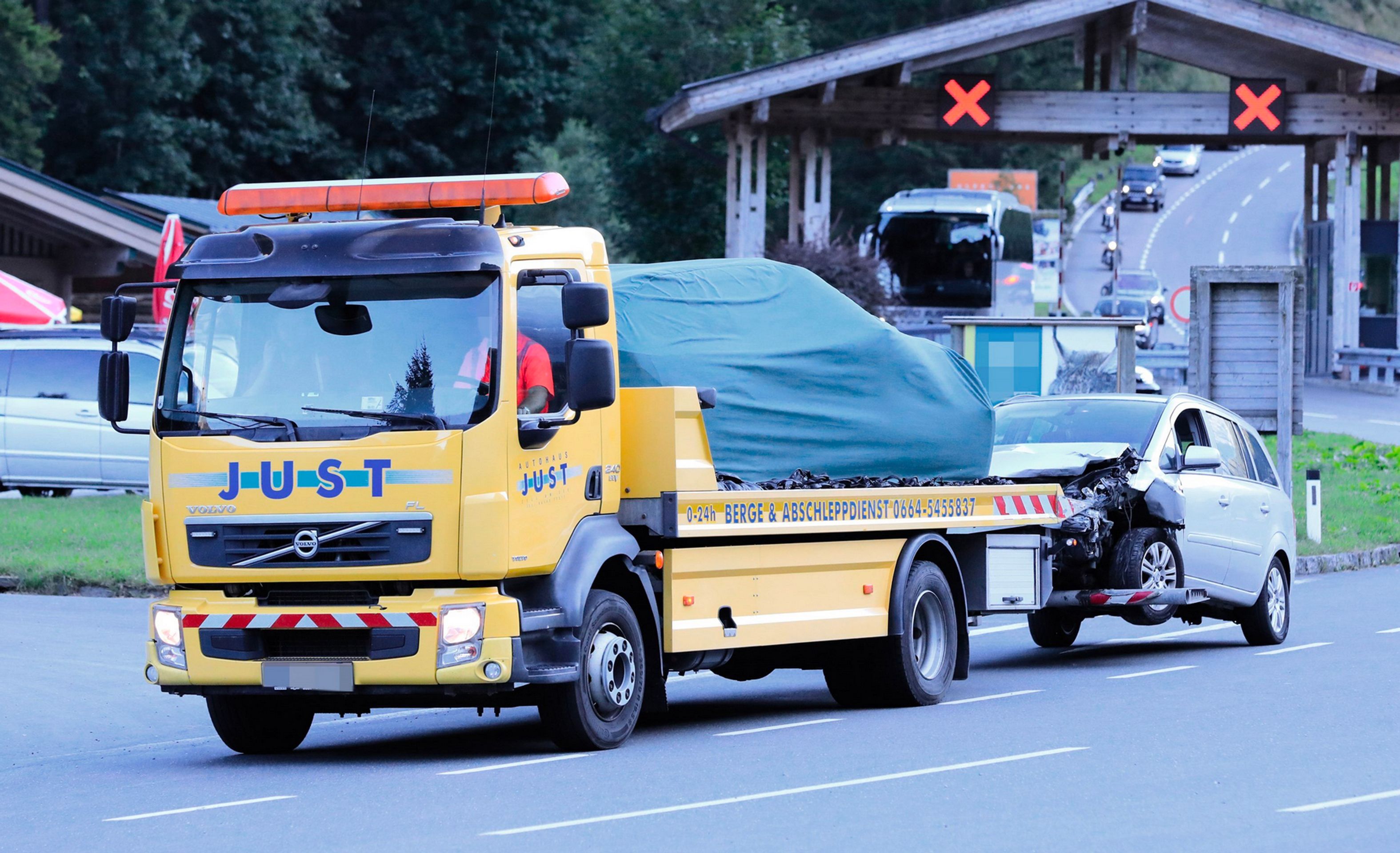 Prototyp Škody Octavia havaroval při testování - 14 - Fotogalerie: Prototyp Octavie RS boural v Alpách (1/7)