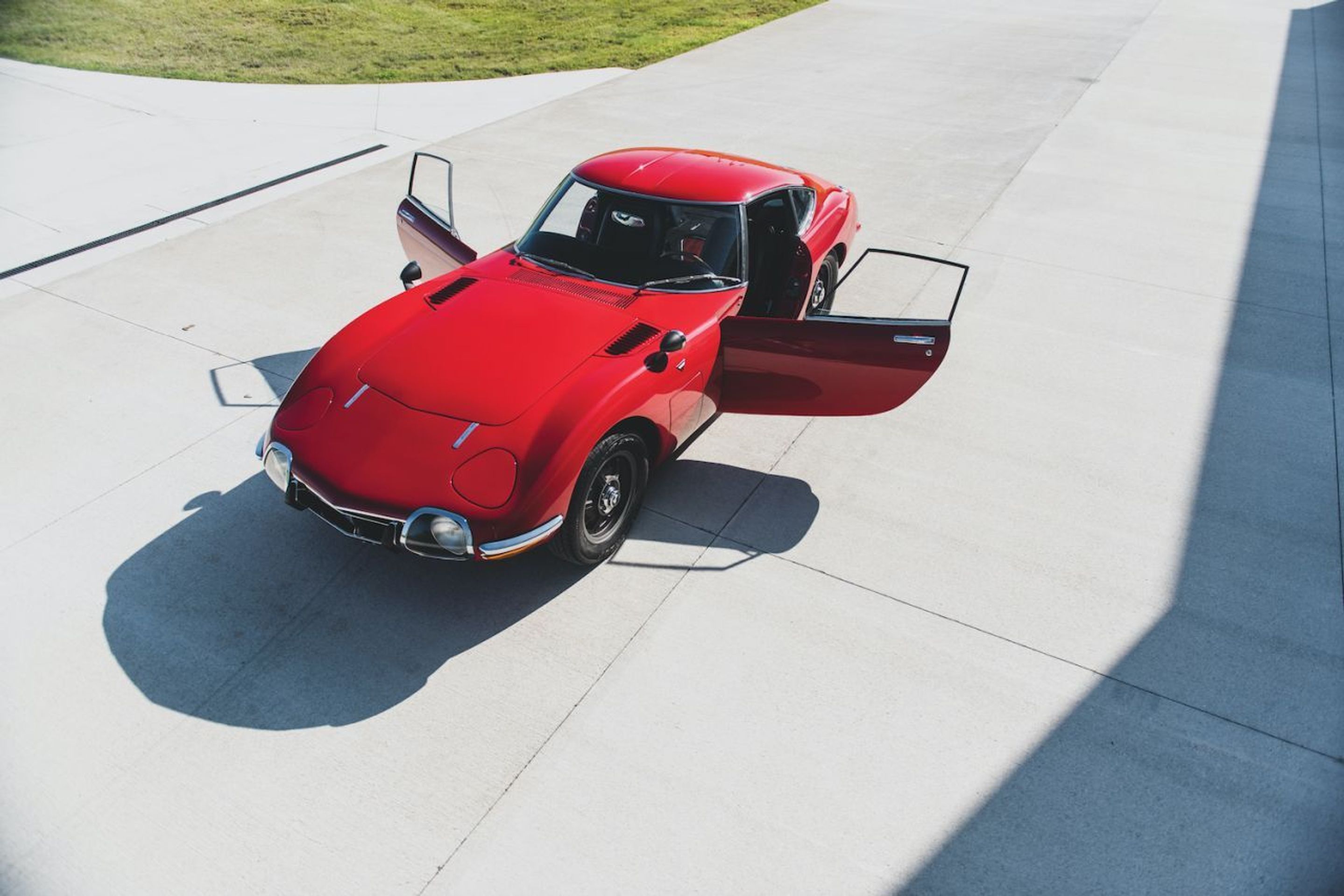 Toyota 2000GT z roku 1967 - 33 - Fotogalerie: Nádherné sportovní kupé Toyota 2000GT z roku 1967 (1/17)