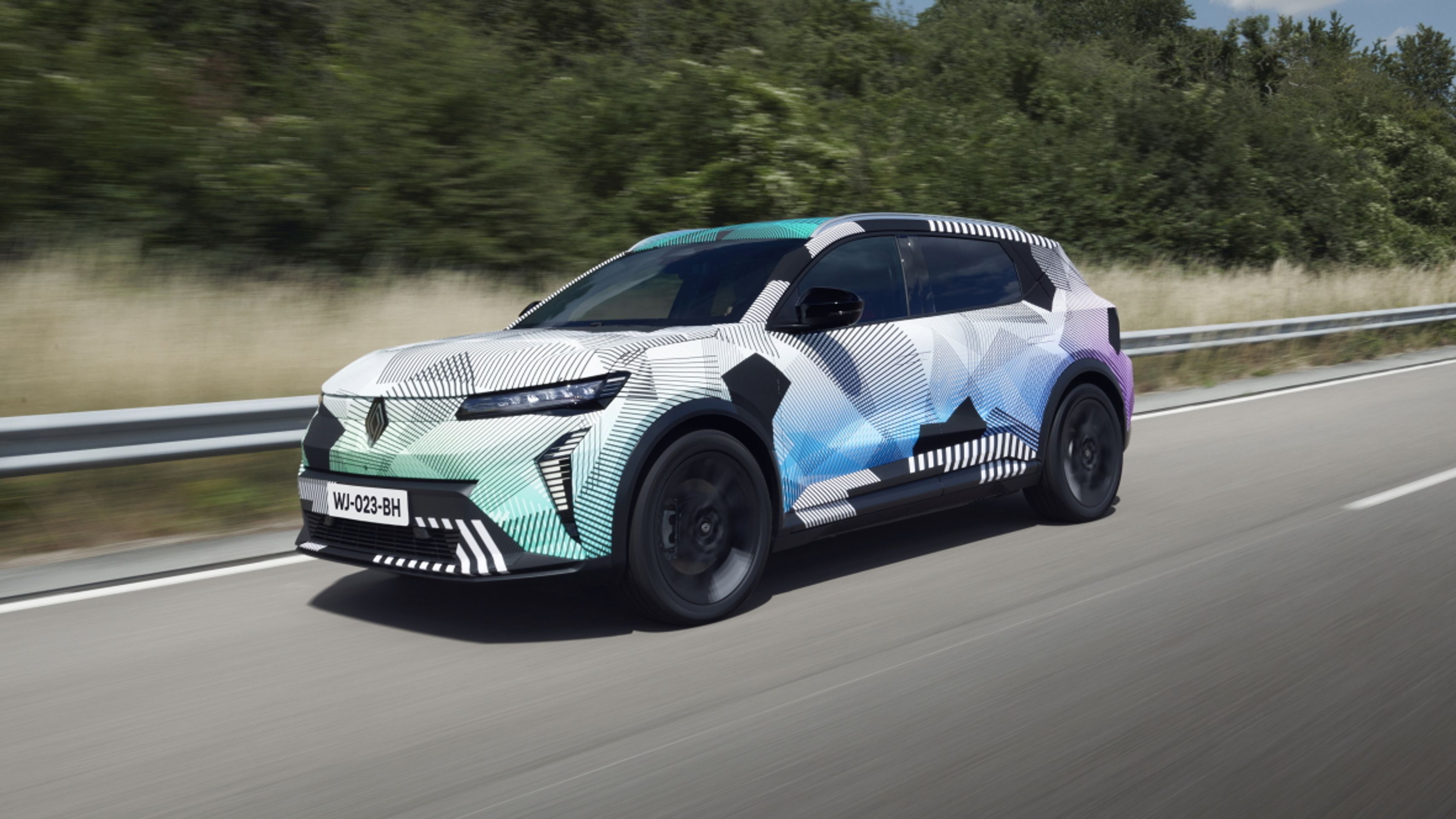 Scénic E-Tech Electric - Nový Renault  Scénic E-Tech Electric s minimálním maskováním (1/8)