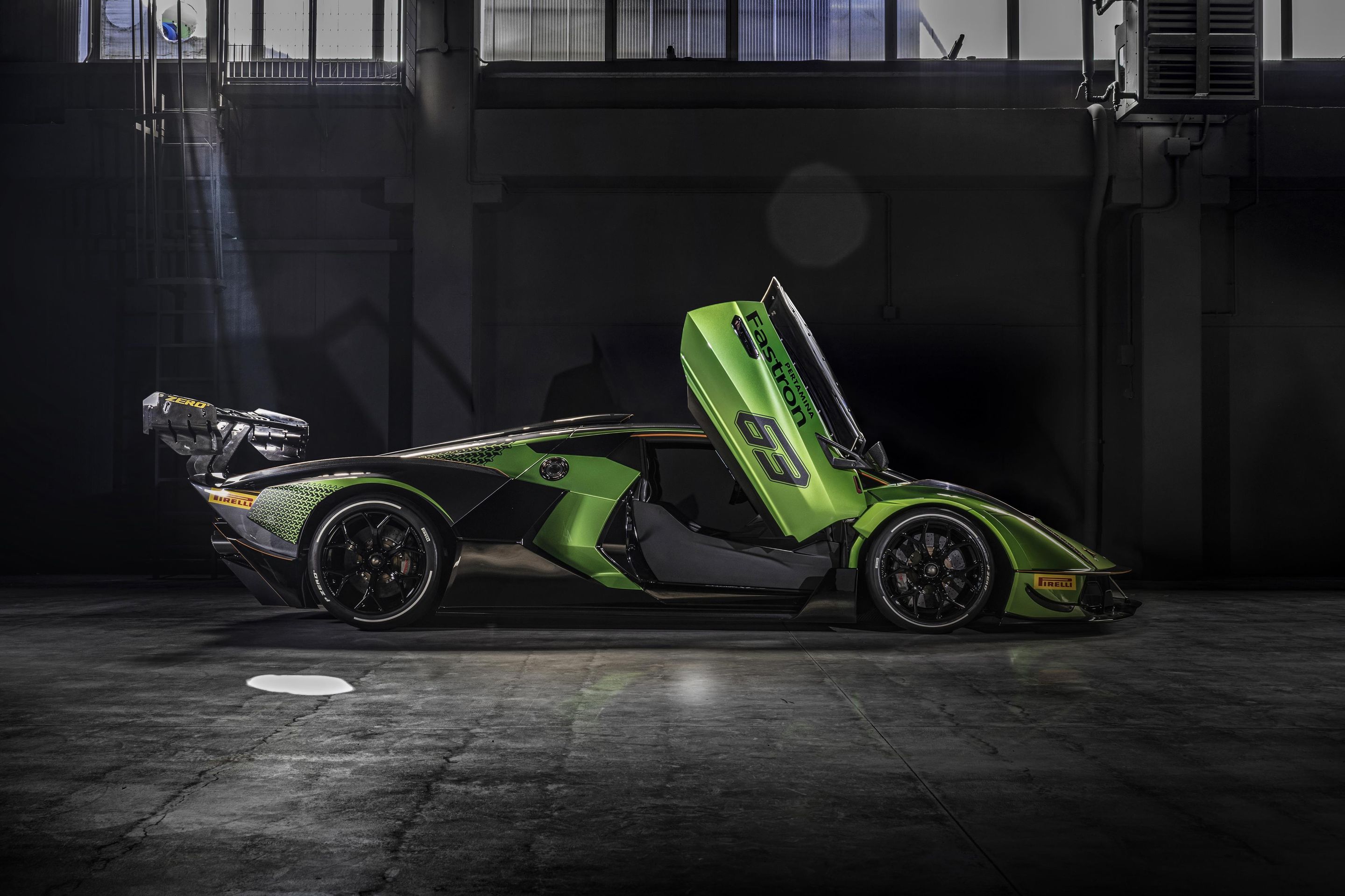 Lamborghini Essenza SCV12 - 21 - Fotogalerie: Exkluzivní hračka pro milionáře Lamborghini Essenza SCV12 (4/17)