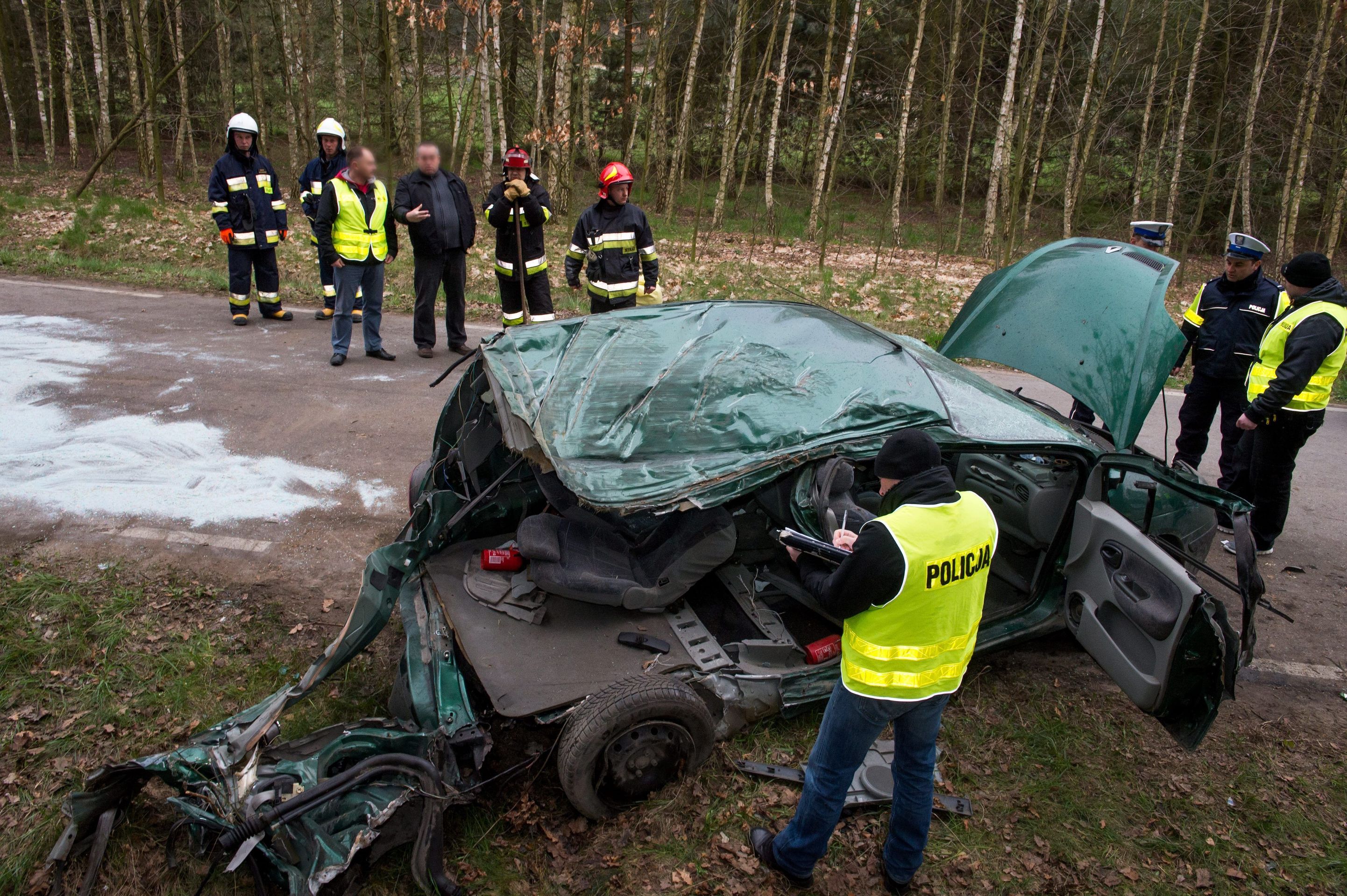 Autonehoda v obci Klamry - 3 - Nehoda s tragickými následky v obci Klamry (3/3)