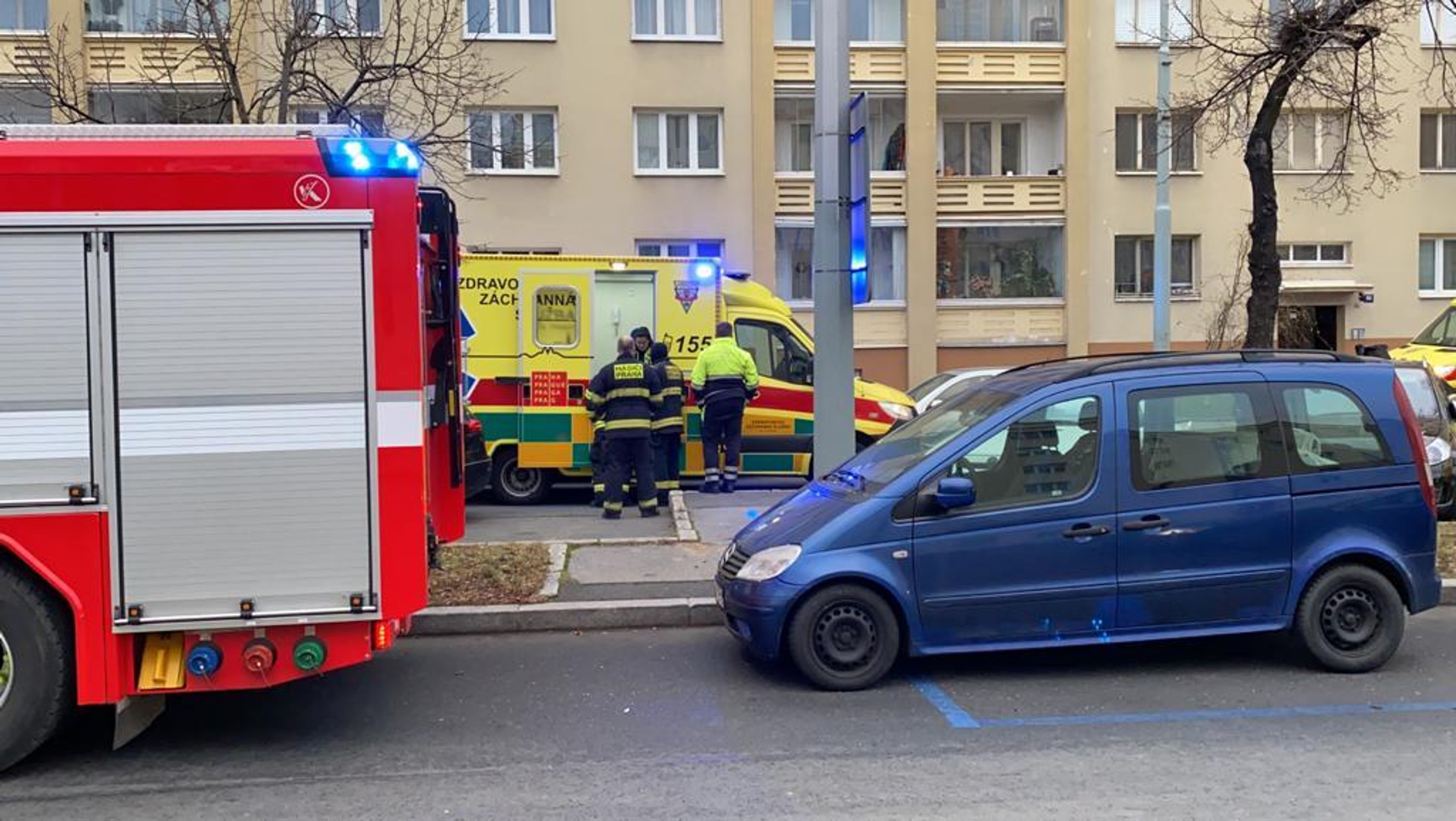 Nehoda na Petřinách - 1 - GALERIE: Řidička srazila hasiče v akci a ujela (4/4)