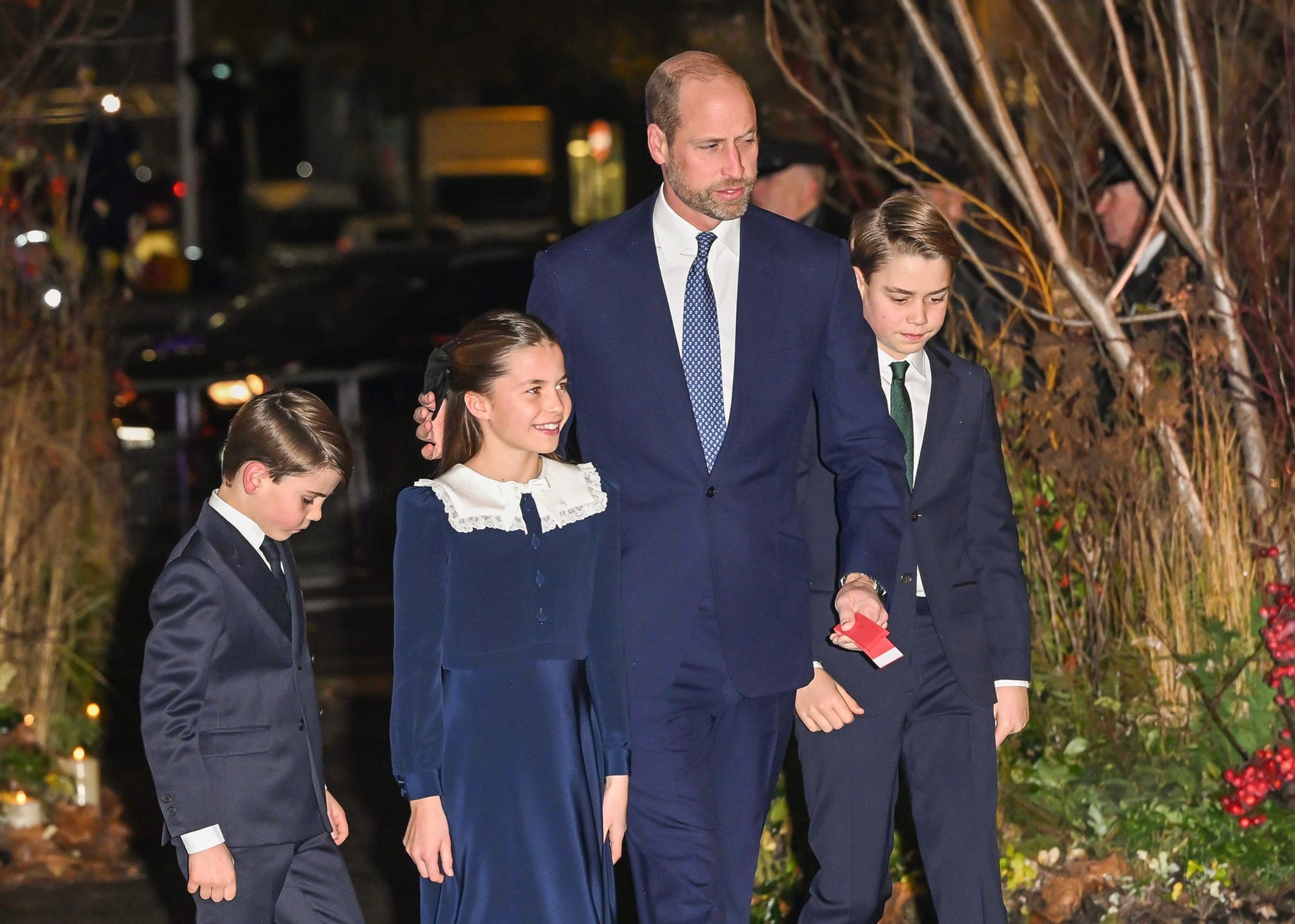 Princezna Charlotte na vánoční mši - Princezna Charlotte a Alžběta II. (2/5)