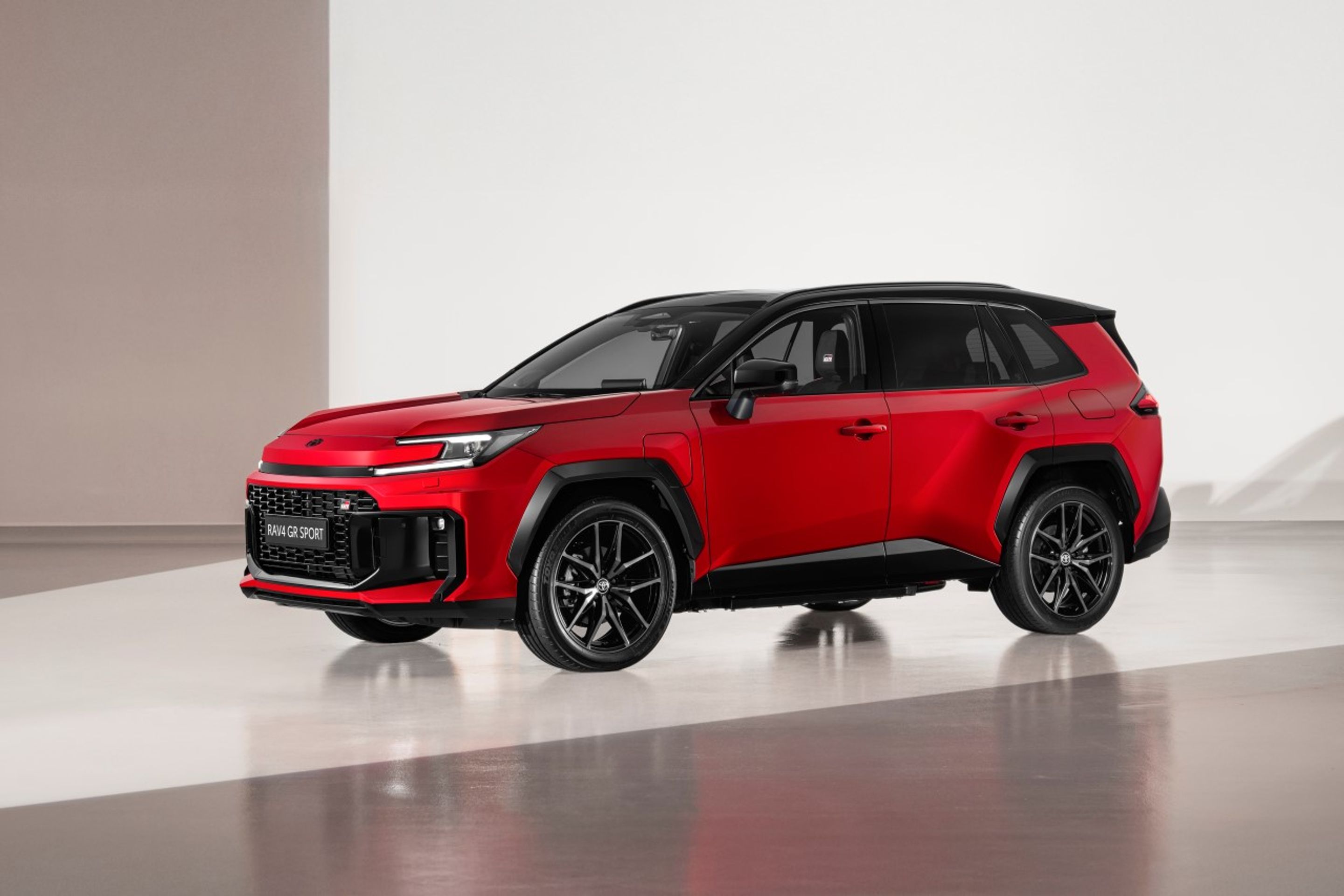 Toyota RAV4 GR Sport - Šestá generace Toyoty RAV4 (15/16)