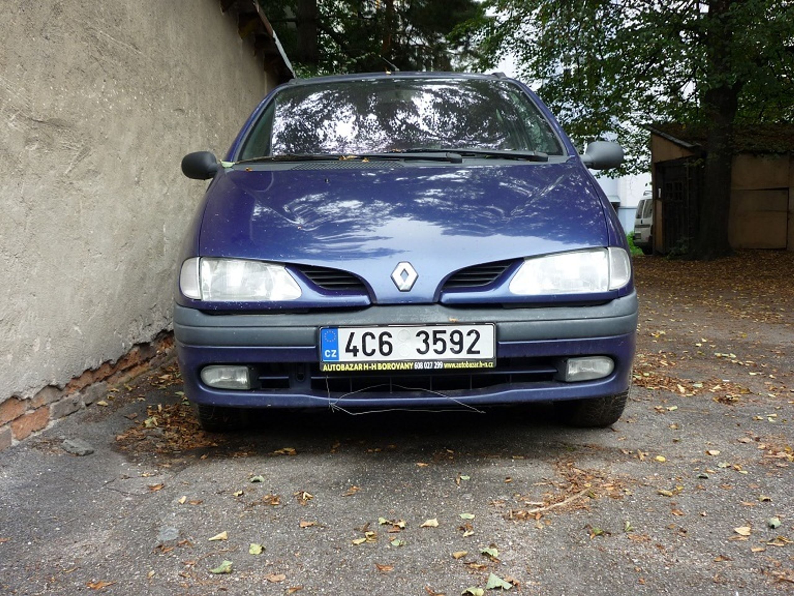 Prodej majetku: Renault Megane 1,9 D Scenic - 3 - GALERIE: Renault Megane 1,9 D Scenic (2/5)