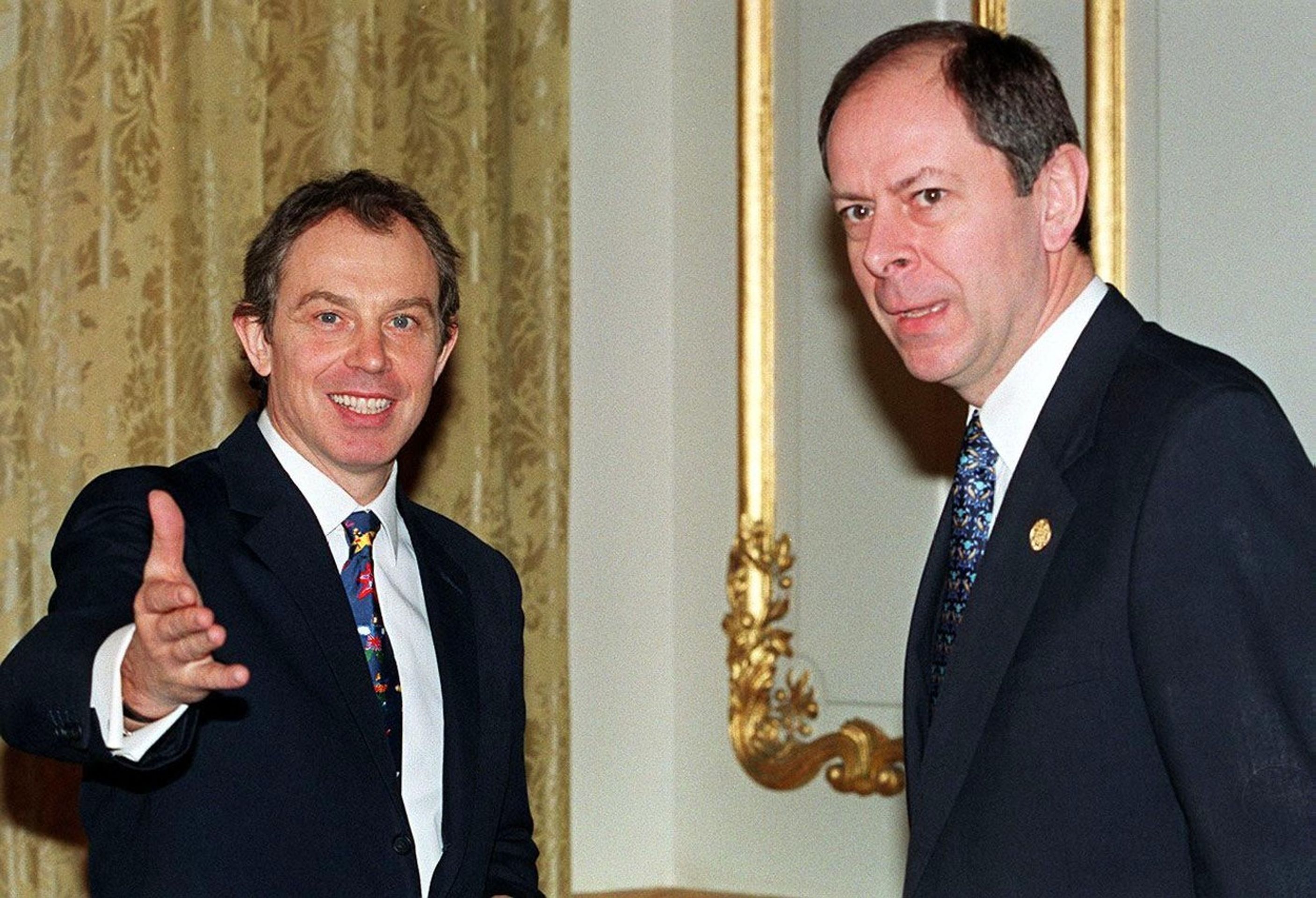 Josef Tošovský coby premiér při schůzce s britský premiérem Tonym Blairem - GALERIE: Josef Tošovský boural nedaleko Washingtonu D.C. (3/3)