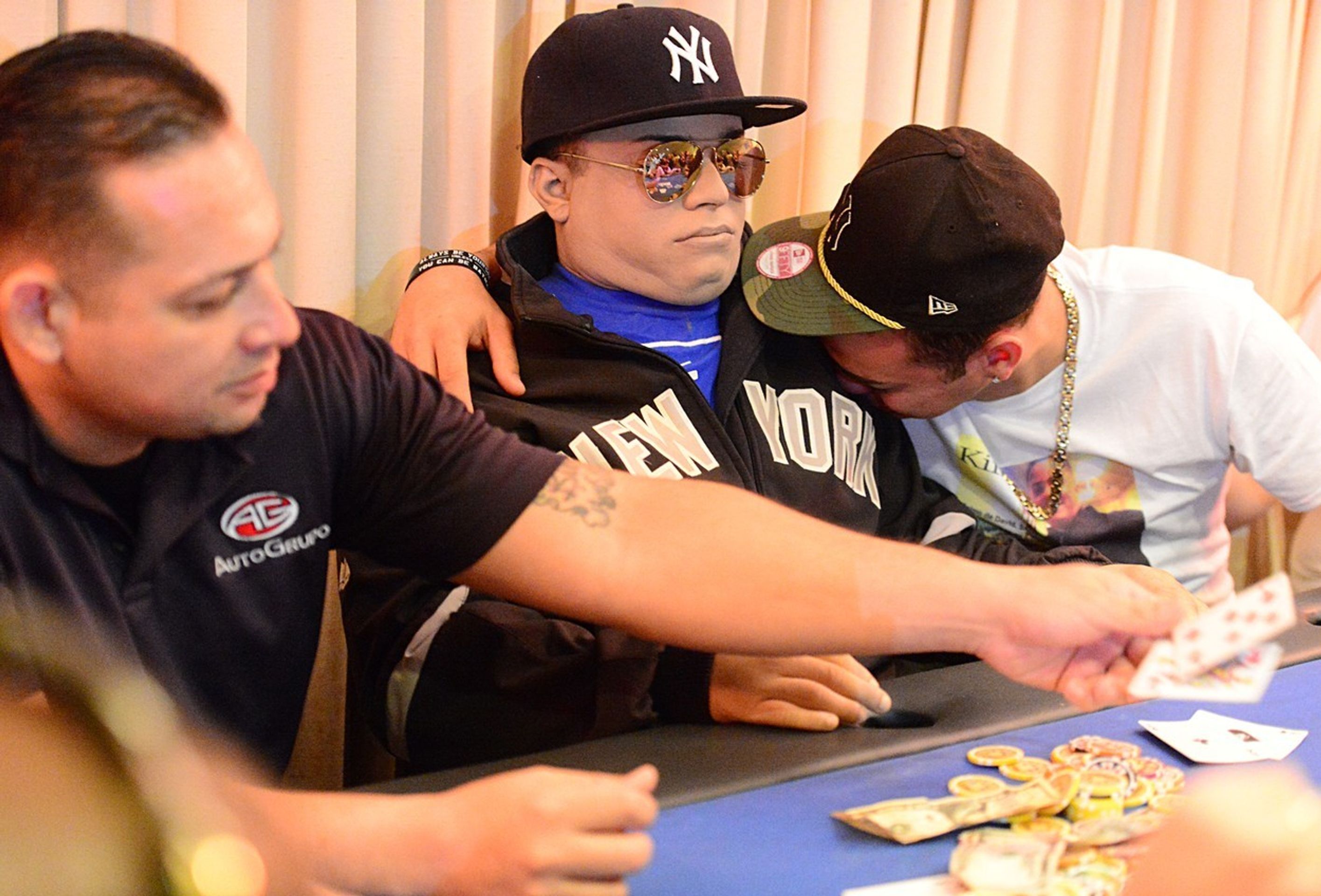 Poker s mrtvolou - 4 - GALERIE: Poker s mrtvým vášnivým hráčem (1/4)
