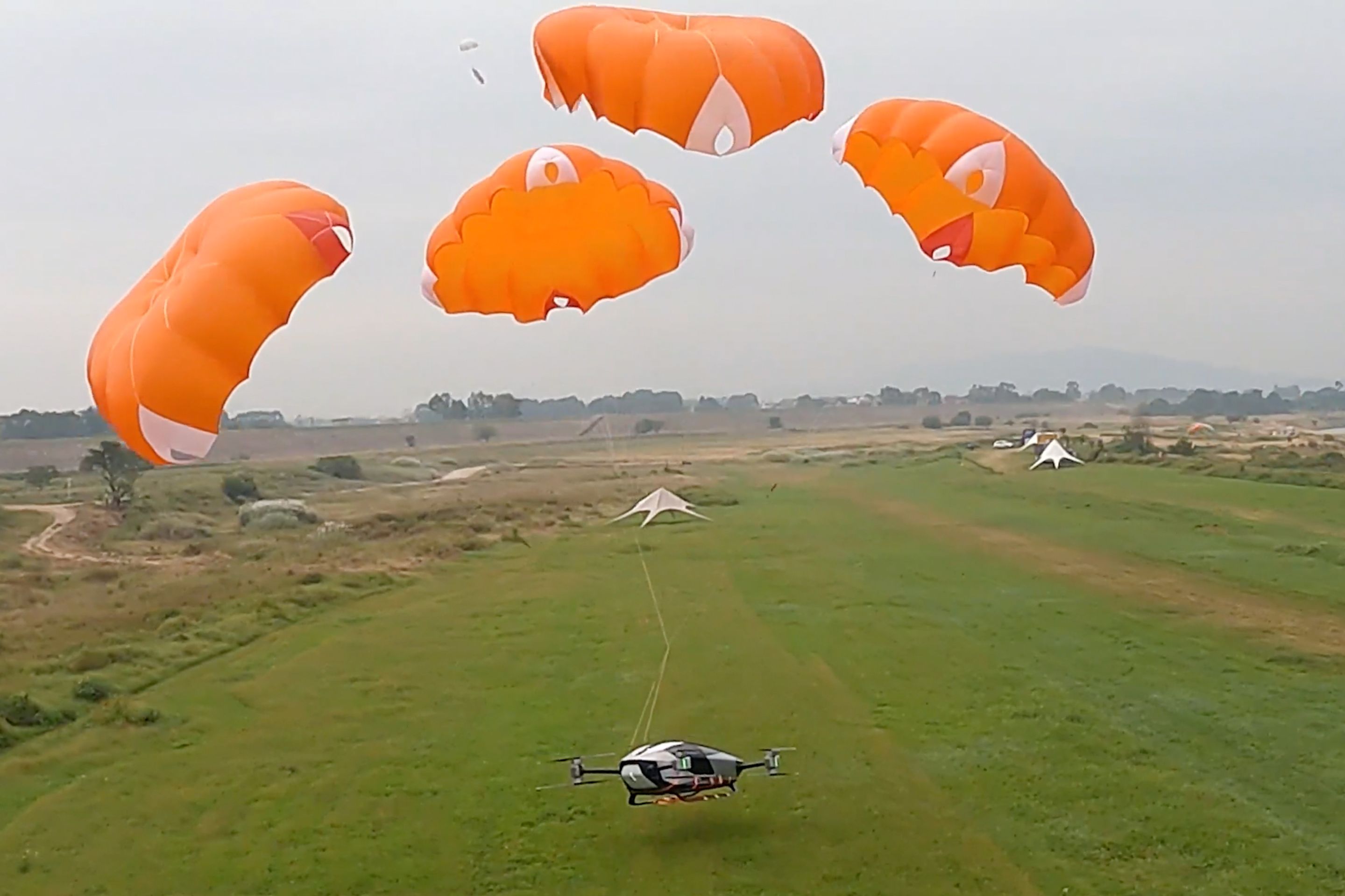 Vícepadákový záchranný systém pro létající vozítka - Létající prototypy X2 a X3 (10/11)