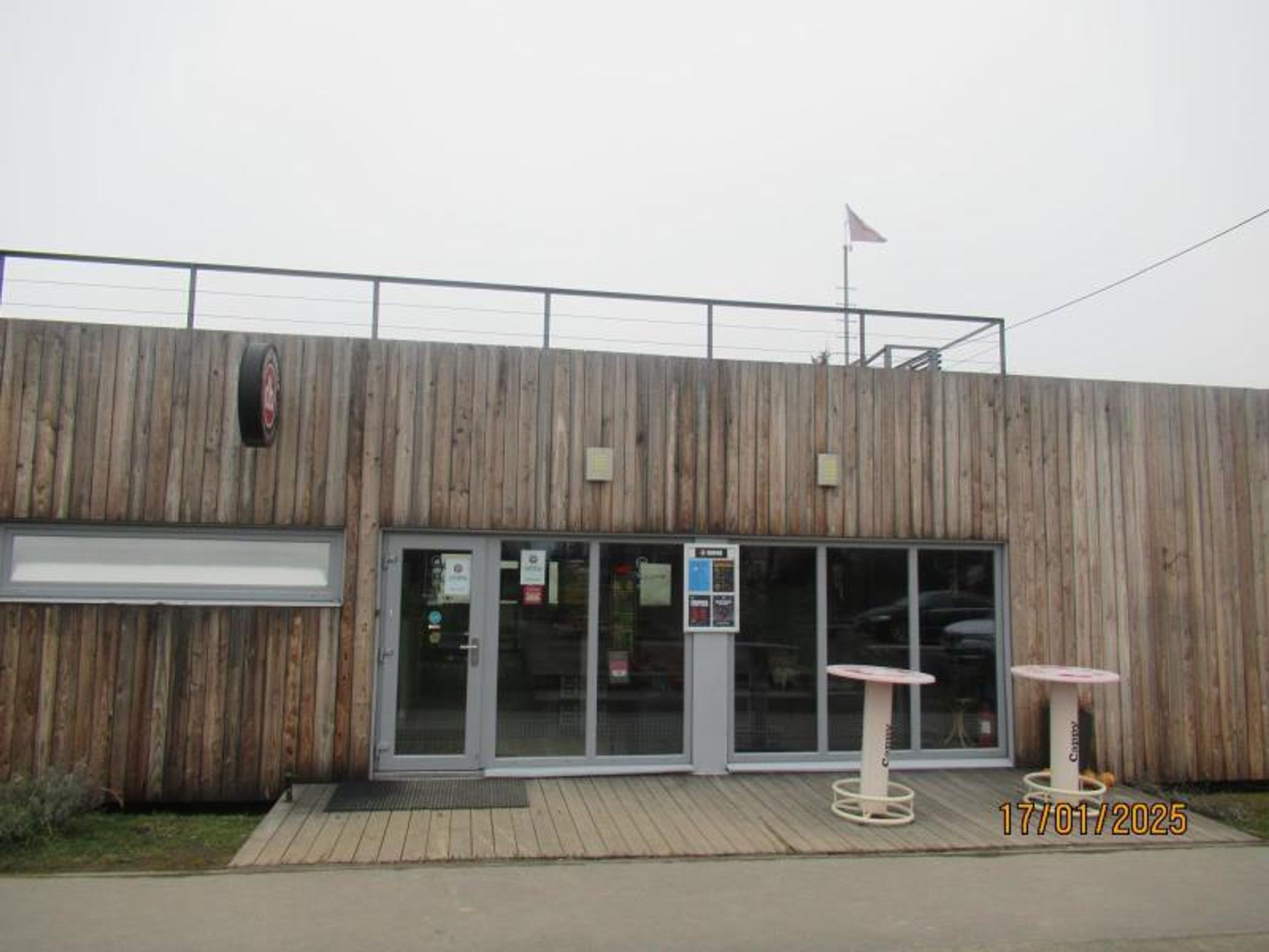 Uzavřená provozovna Domyno Burger Bar (1) - Uzavřená provozovna Domyno Burger Bar (1/10)