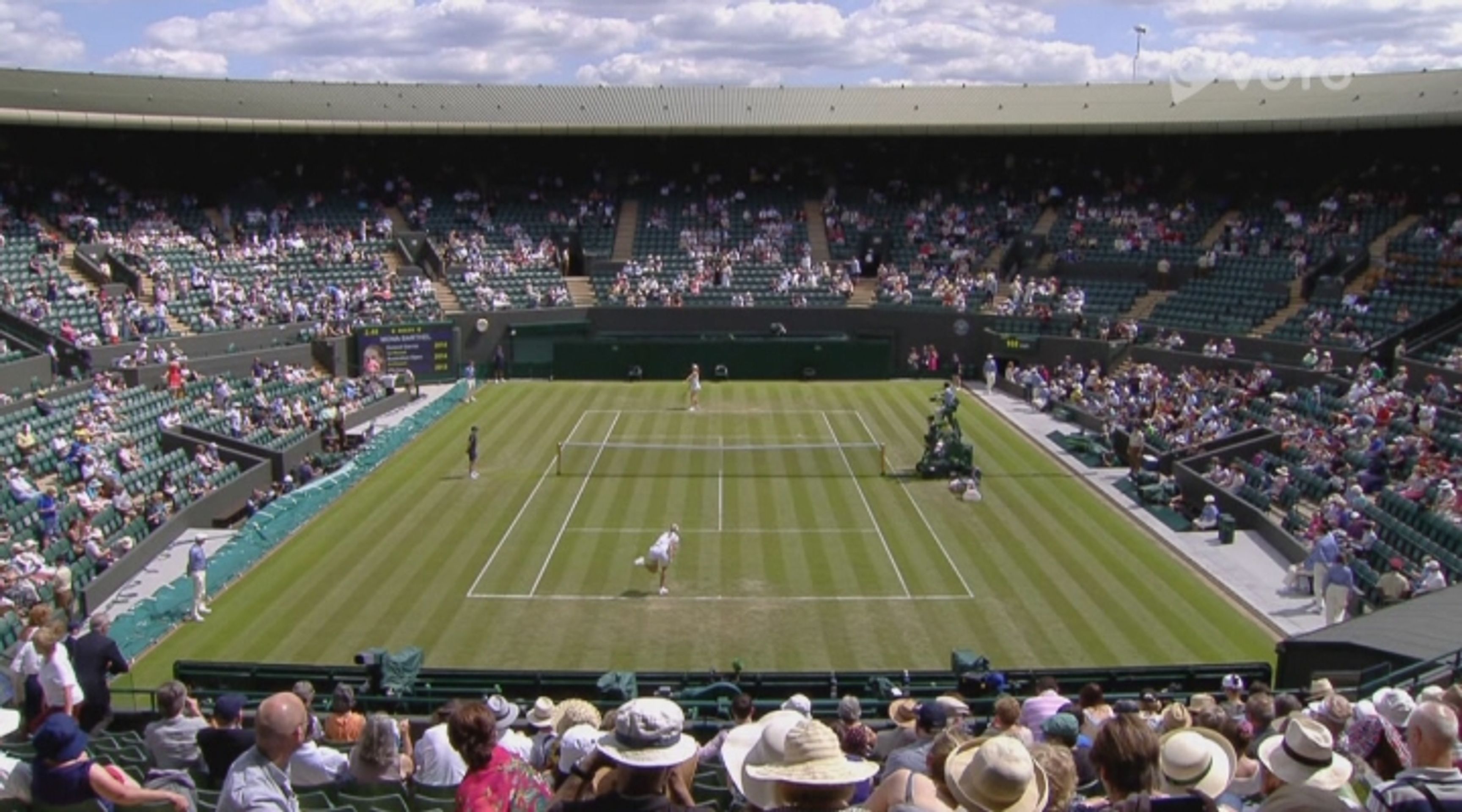 2014-06-24_WIMBLEDON-2014-3-6-B028990 - VTHUMB - GALERIE: Krásná fyzioterapeutka Beáta ochrnula, když na ni dopadl sebevrah (6/17)