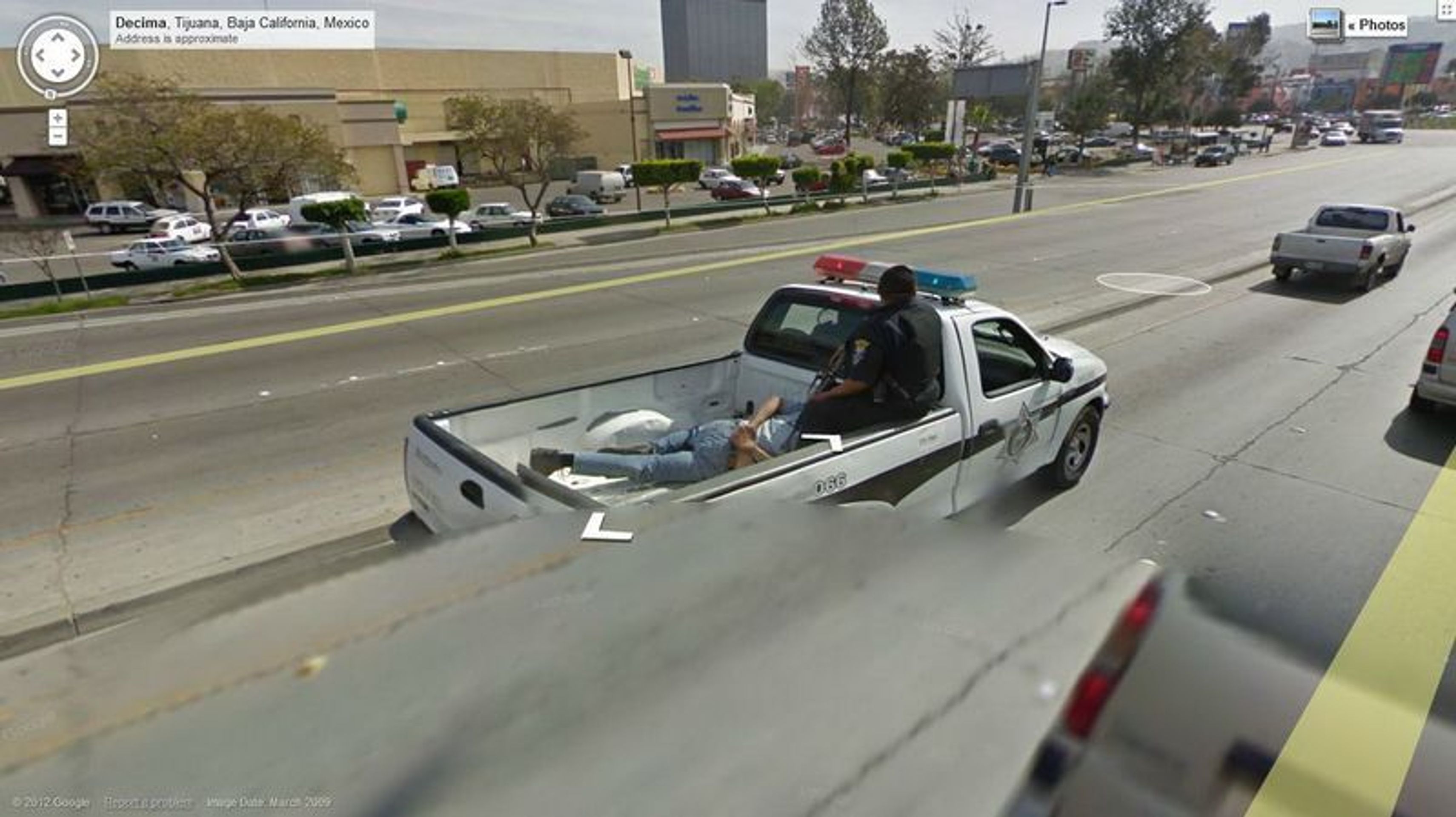 Další kuriozity z Google Street View - 12 - GALERIE: 40 nejzajímavějších fotek na Googlu (11/39)
