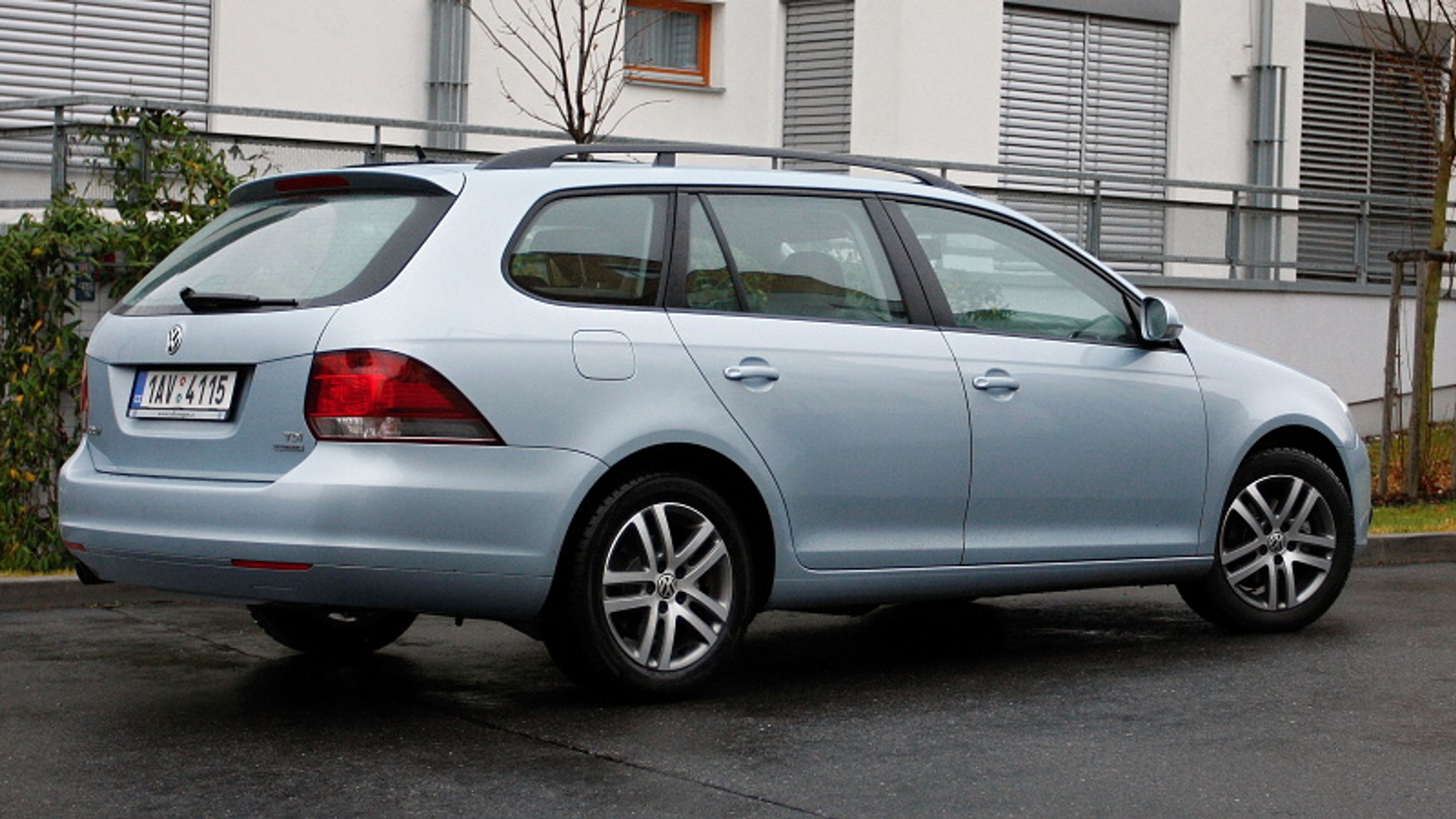 Volkswagen Golf Variant - 1 - GALERIE 3x motor (10/15)