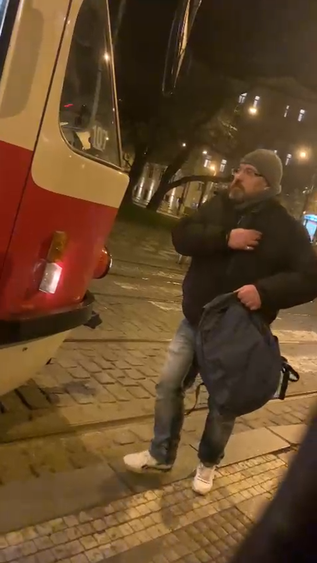 Podezřelý muž 3 - Fotografie podezřelého muže (3/3)