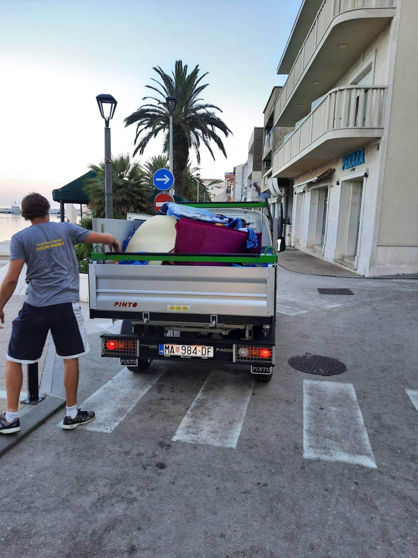 Likvidace ručníků - Likvidace ručníků na pláži ve městě Gradac (2/5)