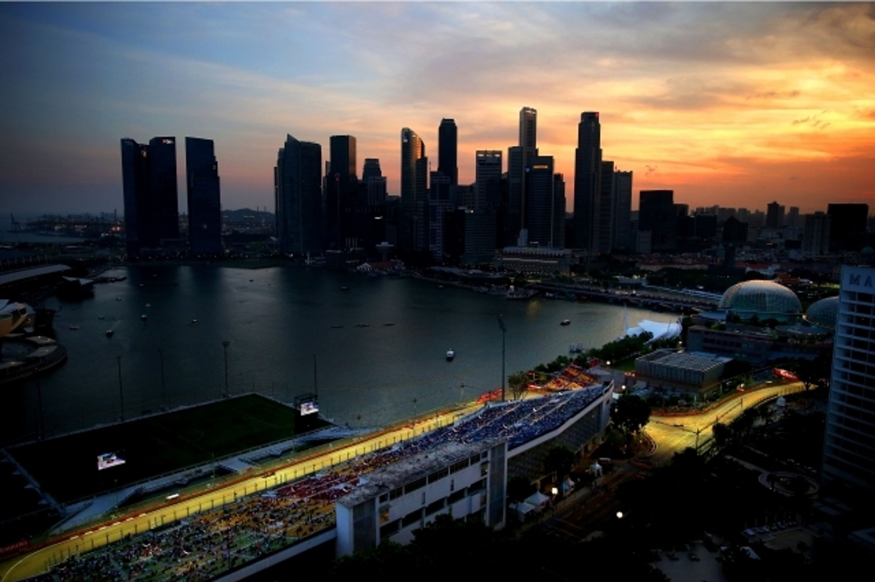 Vettel vyhrál kvalifikaci v Singapuru - 5 - Vettel vyhrál kvalifikaci v Singapuru (4/10)