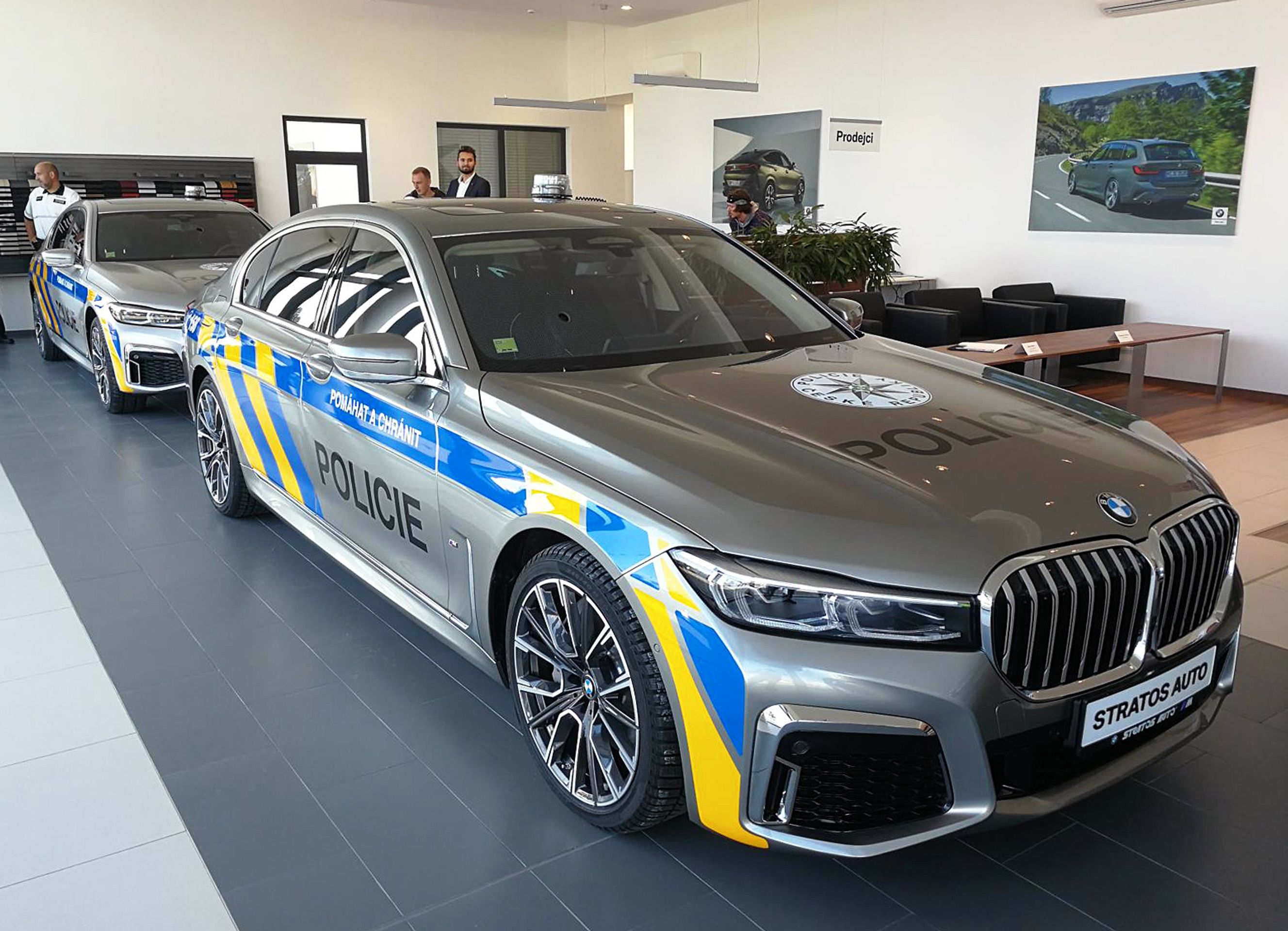 Policejní BMW 745 Le - Fotogalerie: Policie si půjčila luxusní BMW 745 Le (1/4)