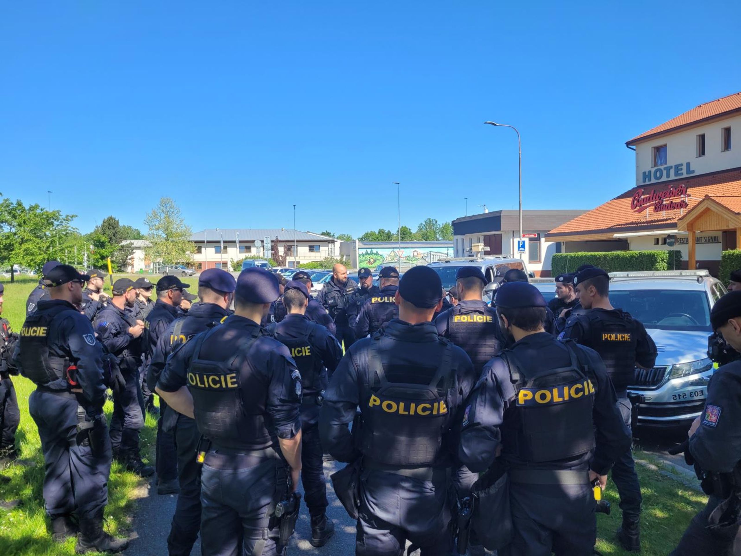 Pardubičtí policisté zahájili pátrací akci po pohřešovaném (3) - Pardubičtí policisté zahájili pátrací akci (2/3)