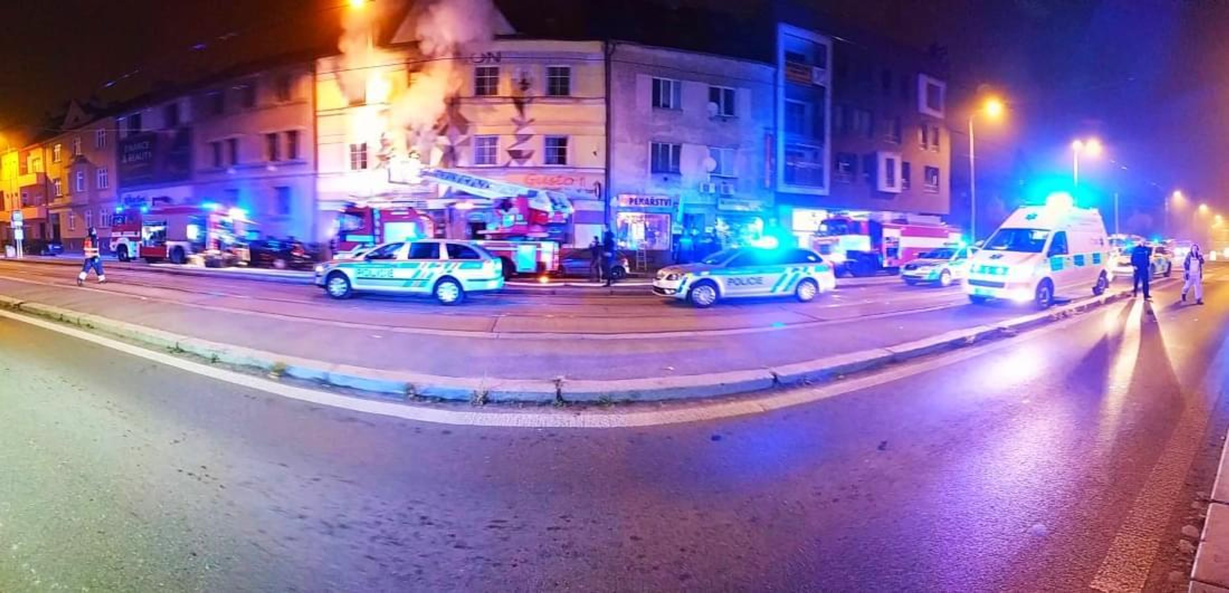 Požár penzionu na Borech - 7 - GALERIE: Požár penzionu na Borech (7/13)