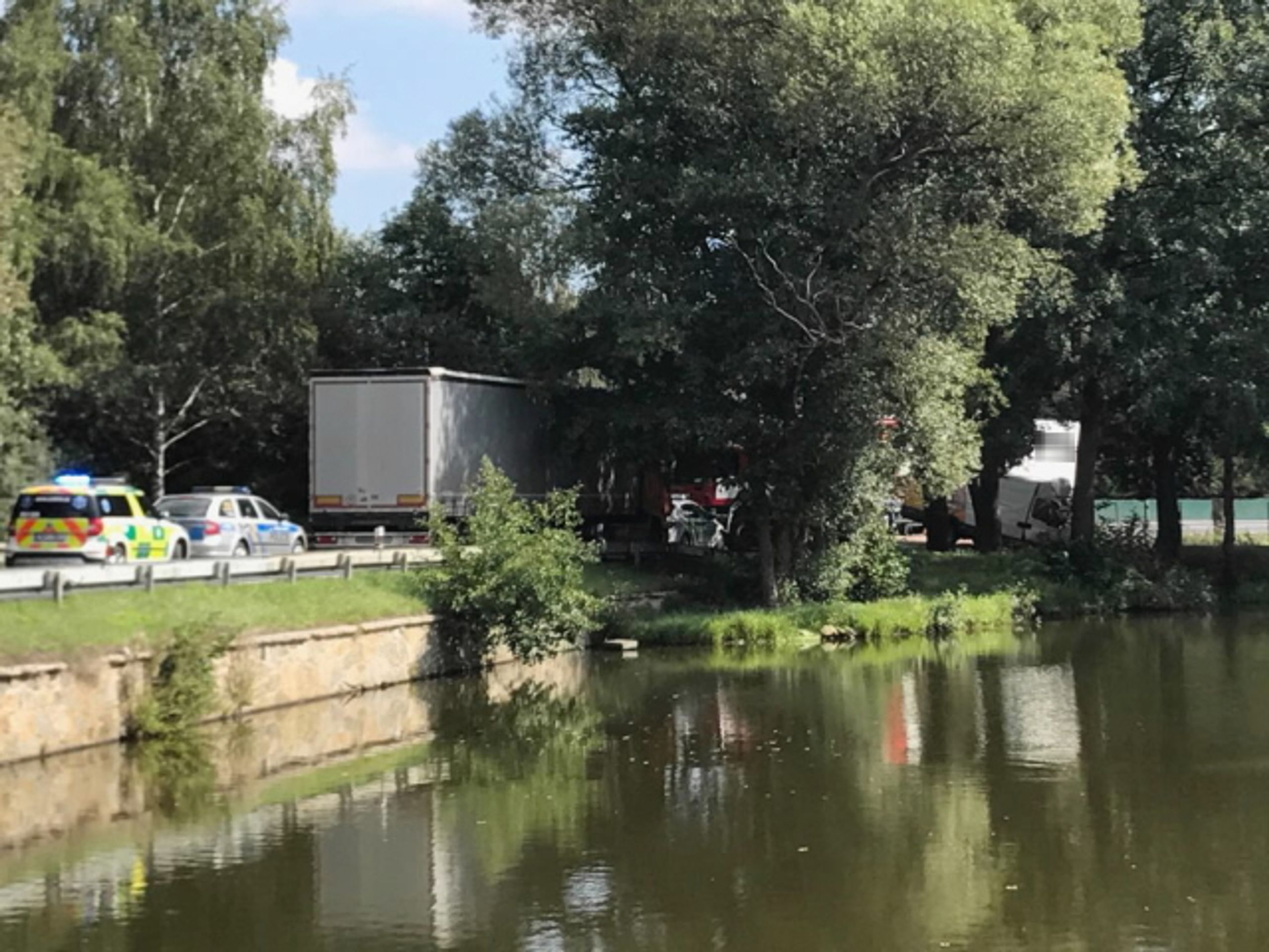 Nehoda u obce Drmoul - GALERIE: Smrtelná nehoda u Drmoulu (3/5)
