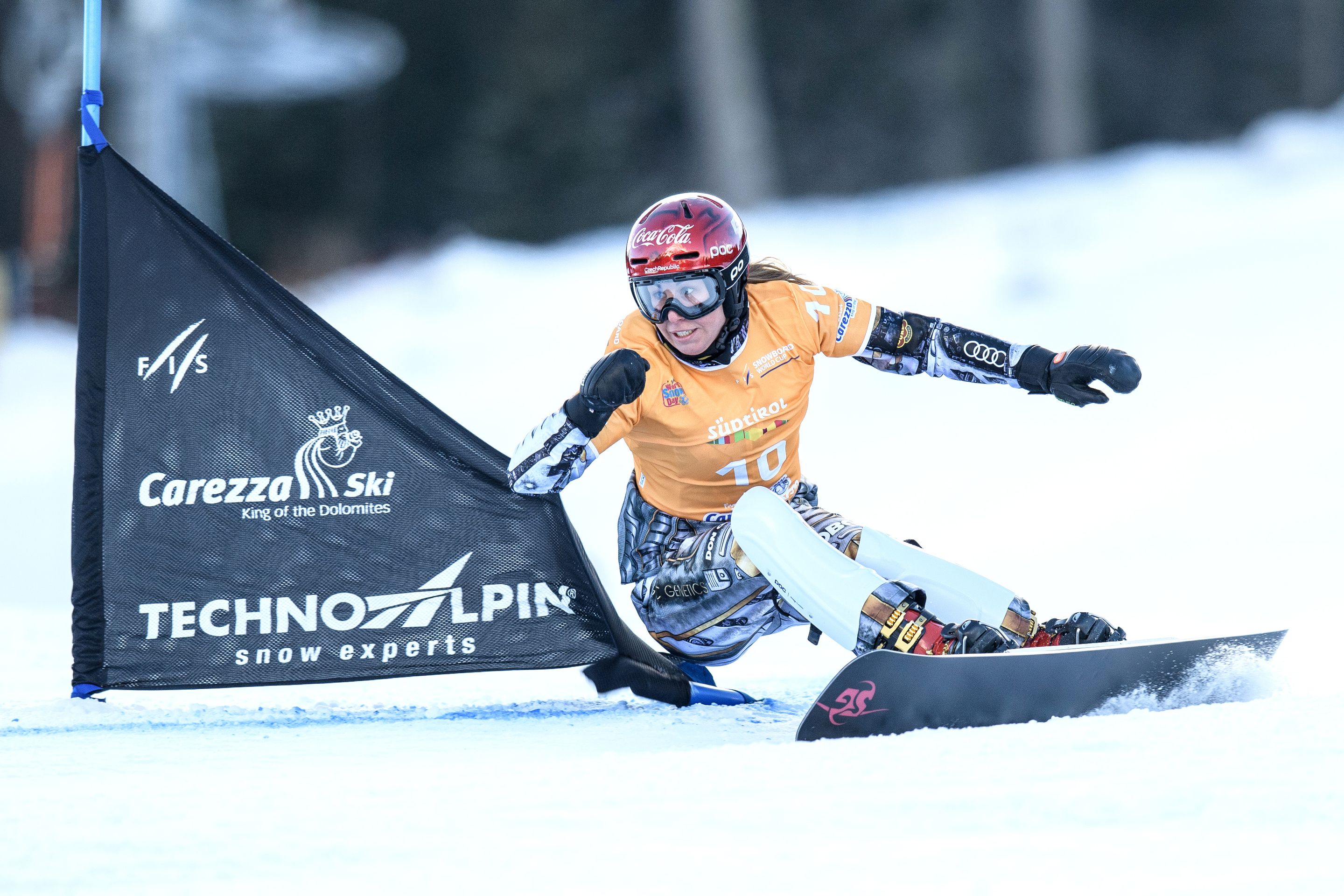 Ester Ledecká - GALERIE: Ester Ledecká vyhrála hned první letošní závod na snowboardu (2/12)