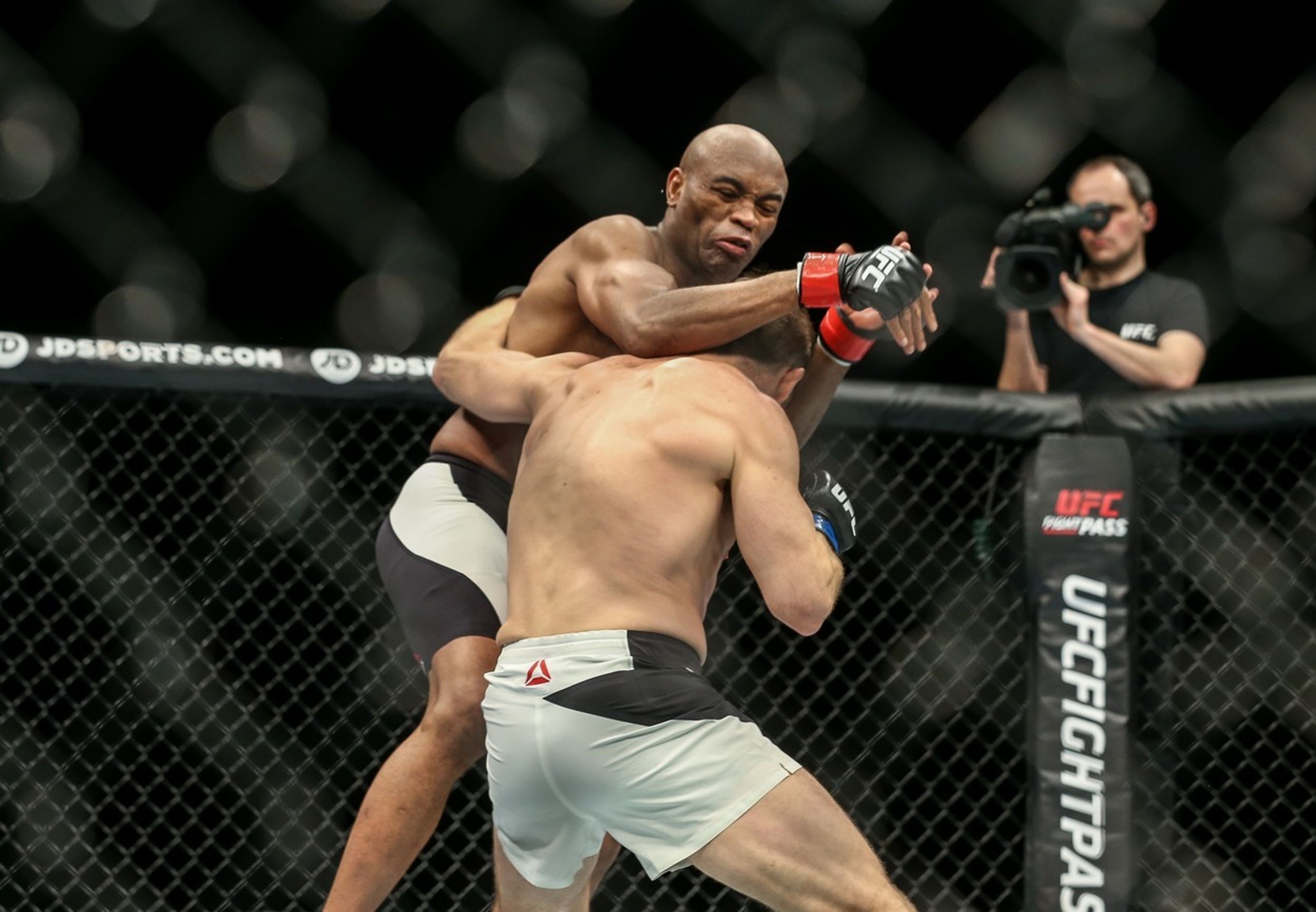 Anderson Silva vs. Michael Bisping - 6 - GALERIE: Anderson Silva vs. Michael Bisping (5/10)