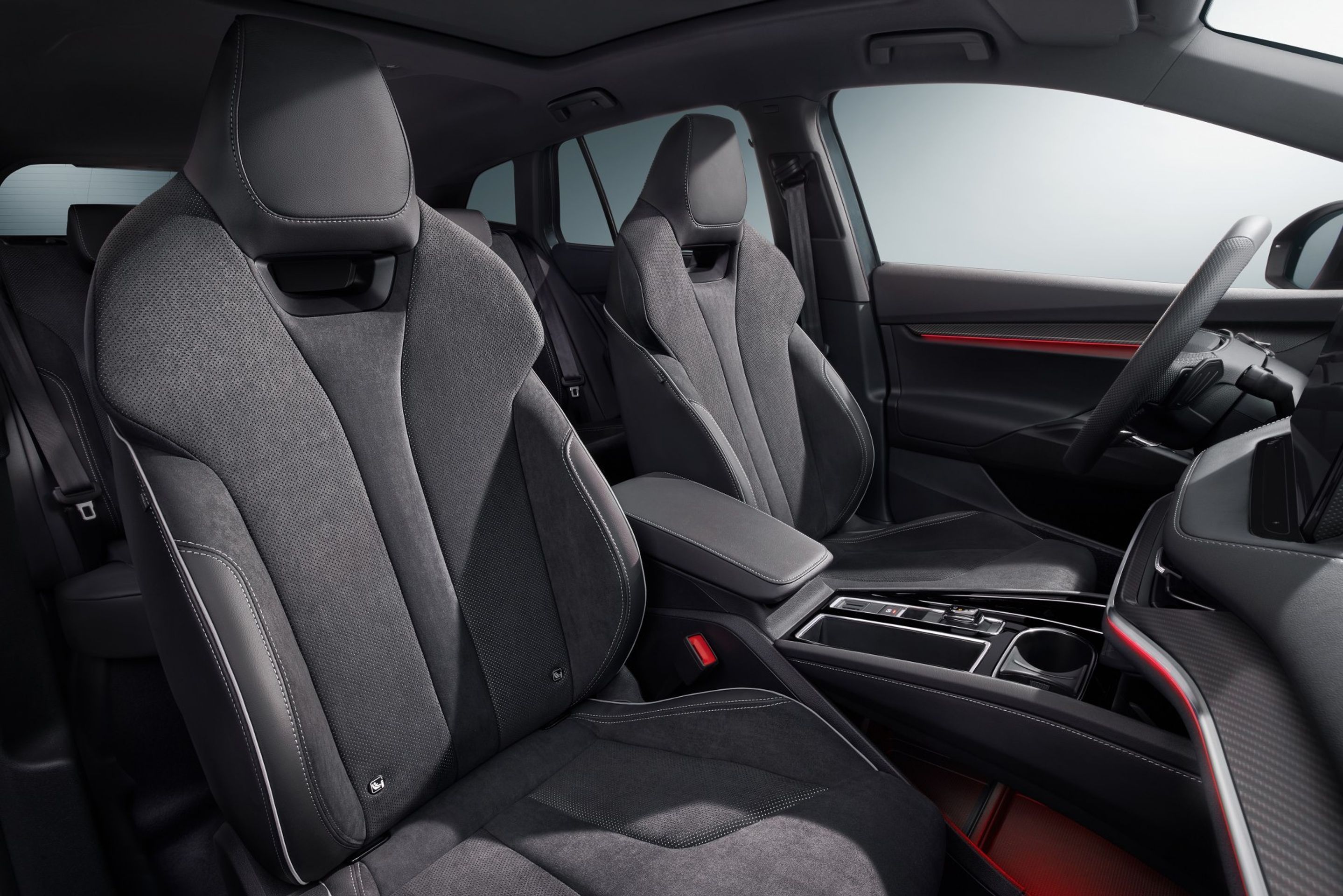 Škoda Enyaq Sportline iV - 22 - Fotogalerie: Škoda Enyaq ve verzi Sportline (4/14)
