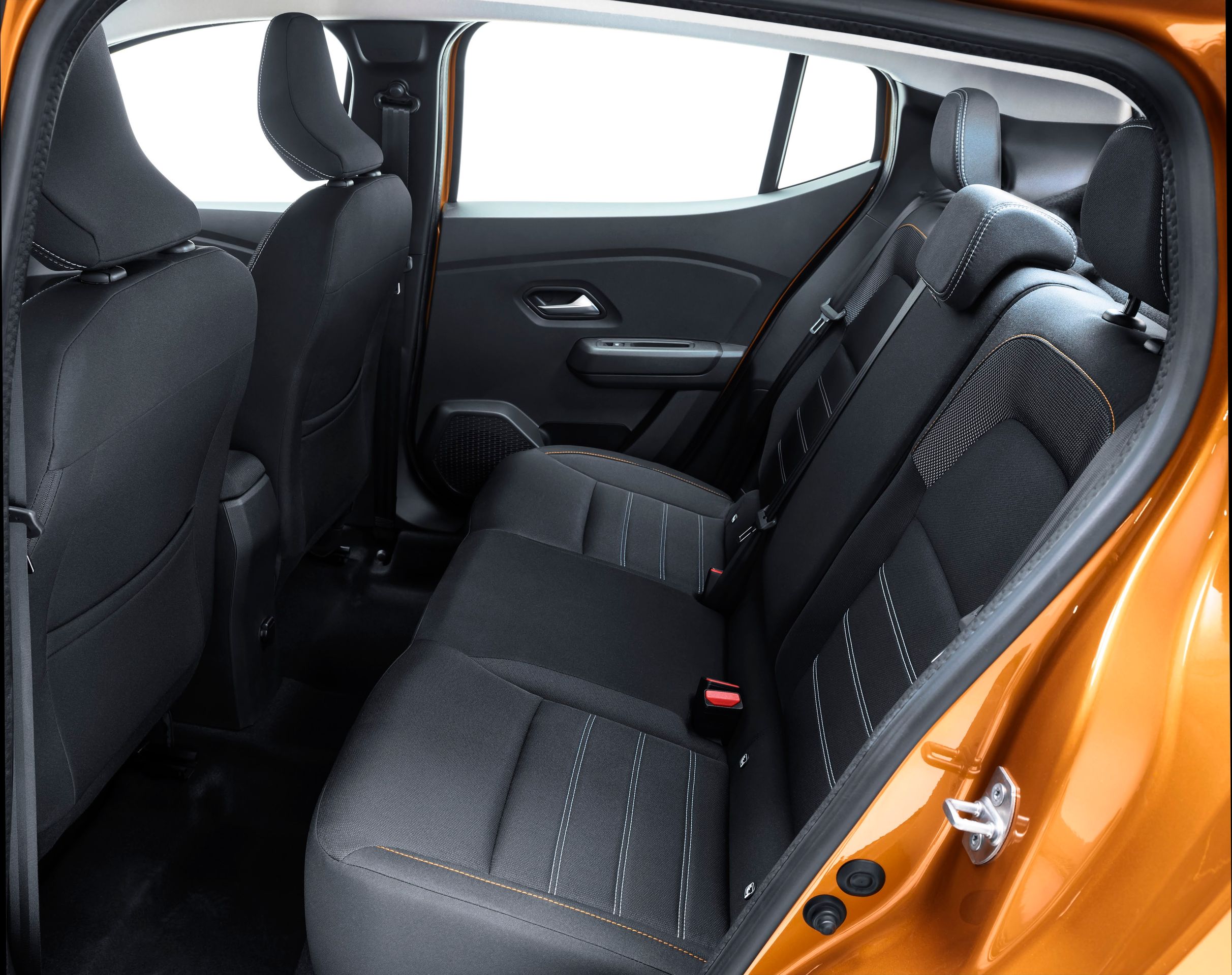 Nová generace modelů Dacia Logan, Sandero a Sandero Stepway - 44 - Fotogalerie: Dacia ukázala novou generaci tří stěžejních modelů (16/23)