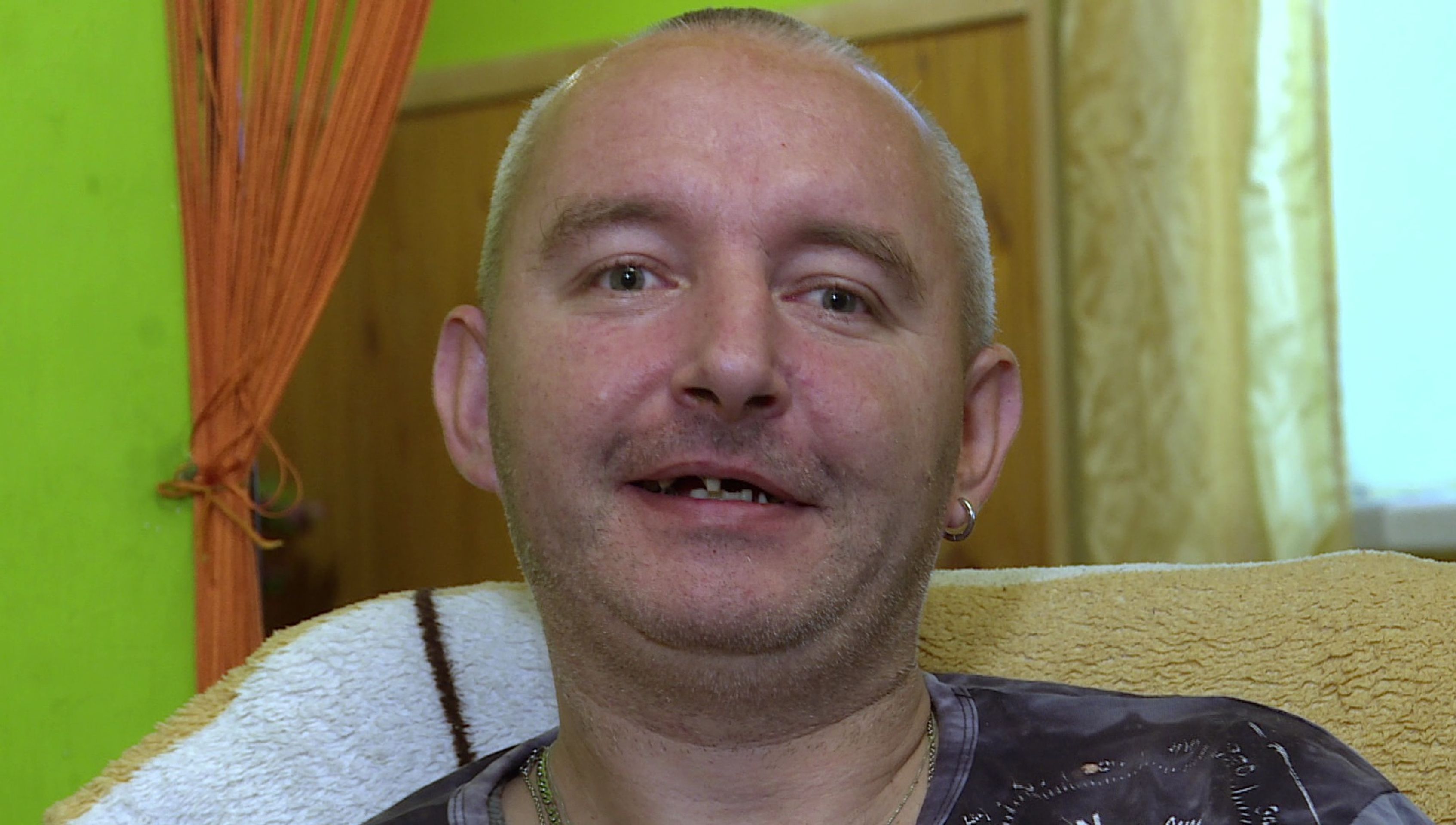 Výměna manželek: Bačkory lepí izolepou k noze! - 4 - GALERIE: Výměna manželek: Bačkory lepí izolepou k noze! (4/17)