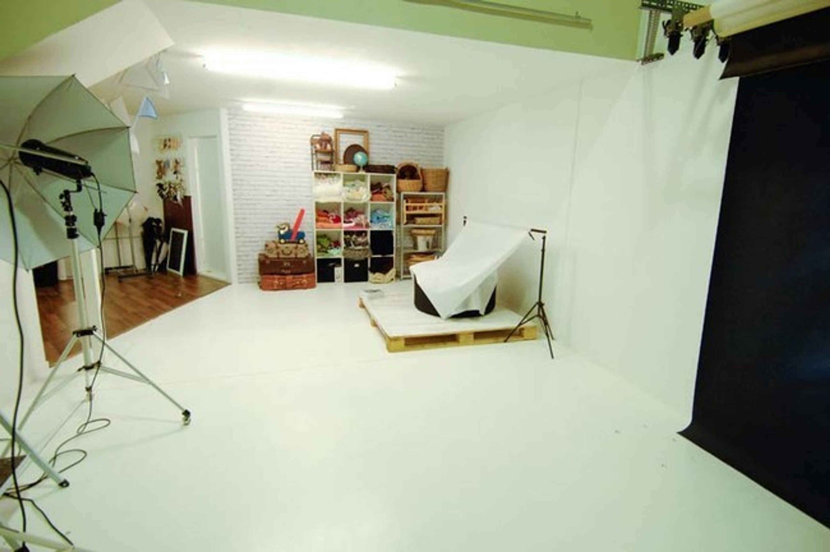 Rekonstrukce fotoateliéru - 13 - Galerie: Ateliér ze starého skladiště (11/11)