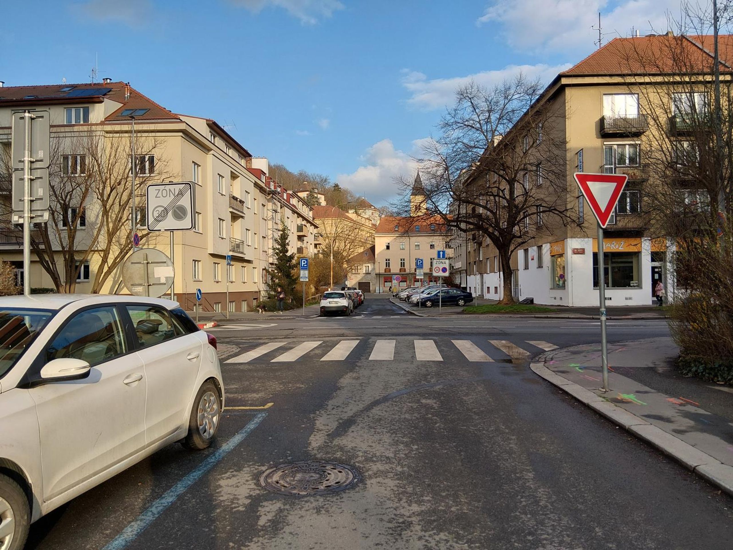 Řidič srazil 11letou dívku a ujel - Řidič srazil 11letou dívku a ujel (3/3)