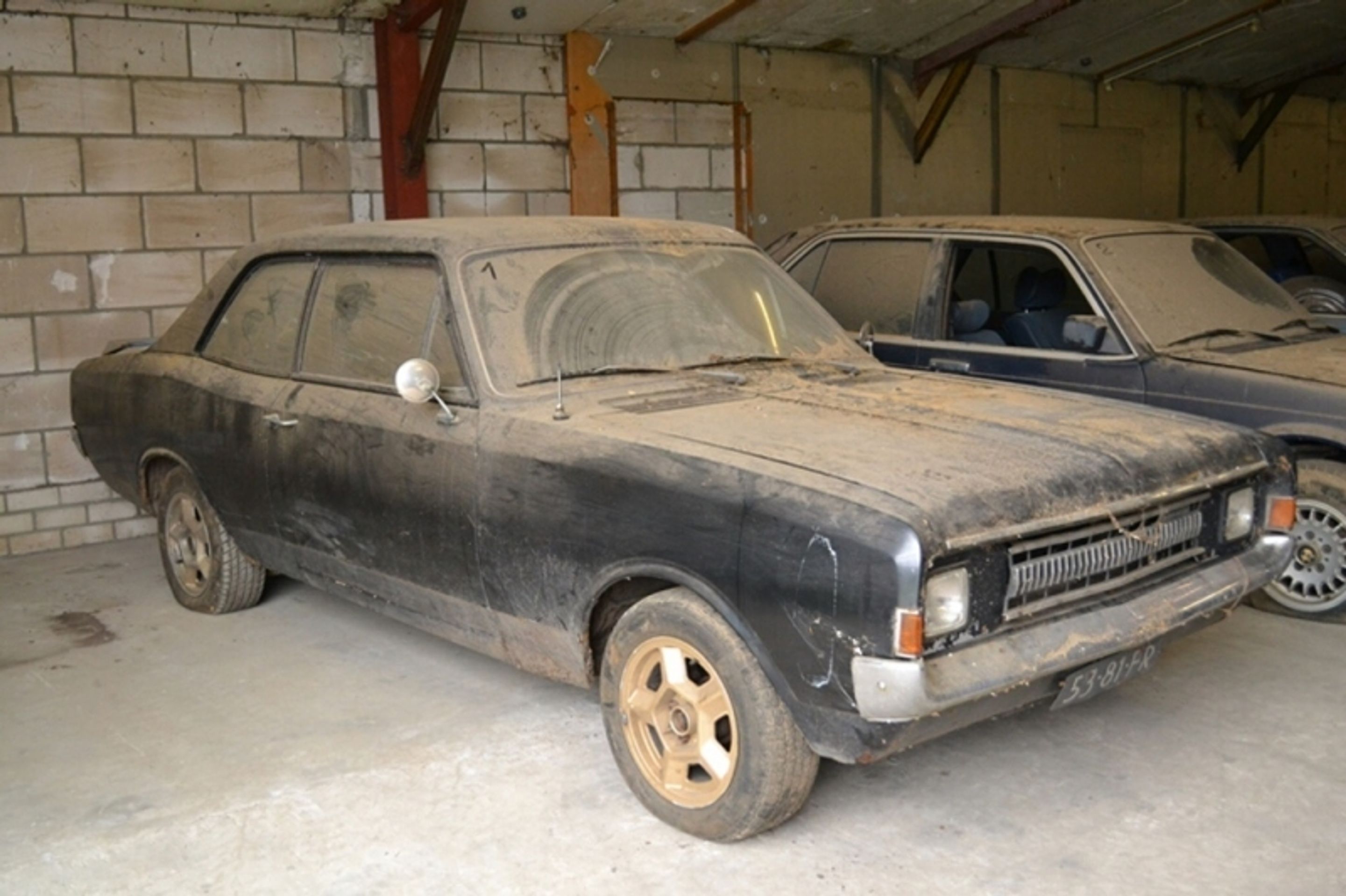 Nálezené automobily značky Opel ve stodole - 1 - GALERIE: Nálezené automobily značky Opel ve stodole (1/24)