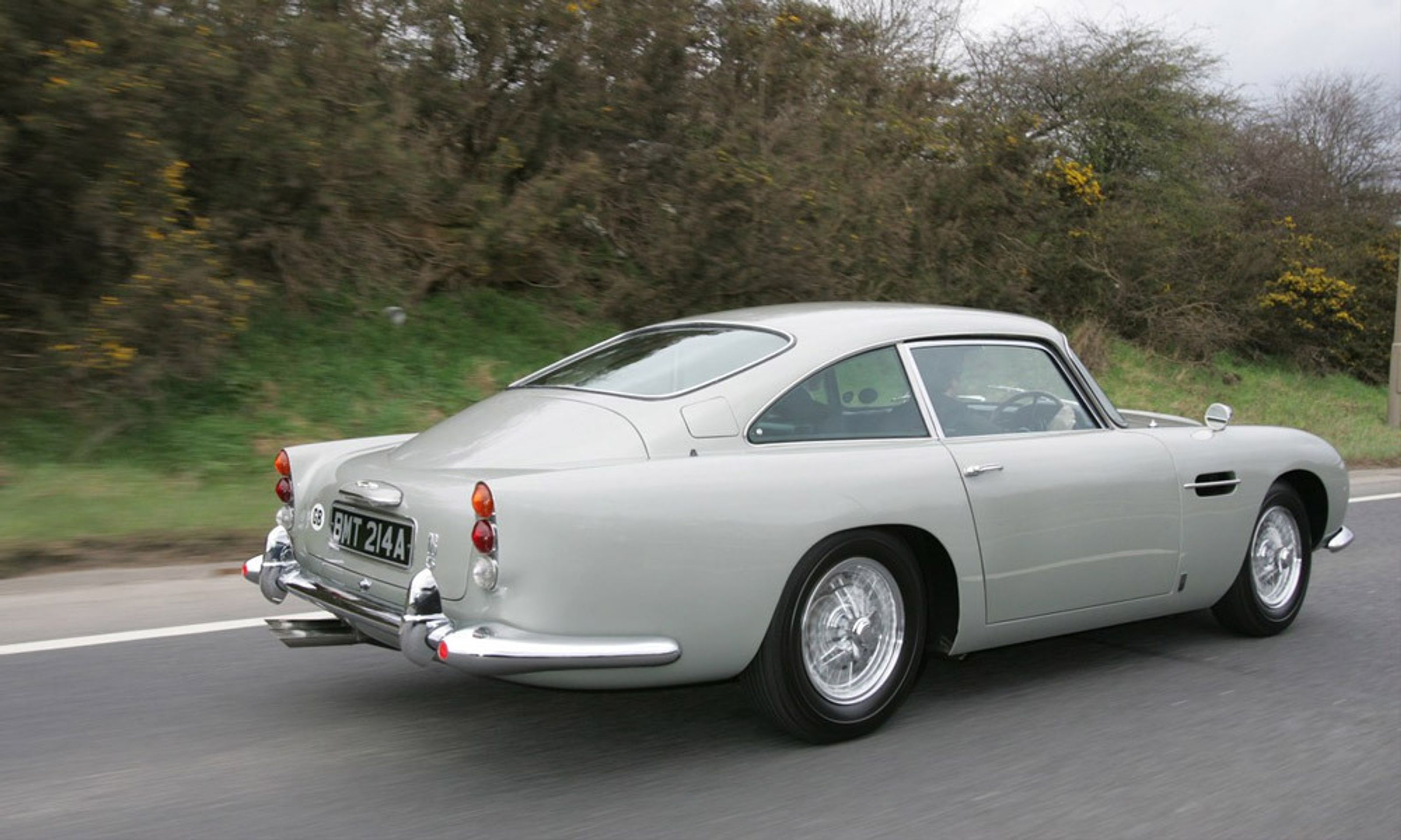 Bondův Aston Martin DB5 - 10 - Fotogalerie: Bondův Aston Martin DB5 (6/8)