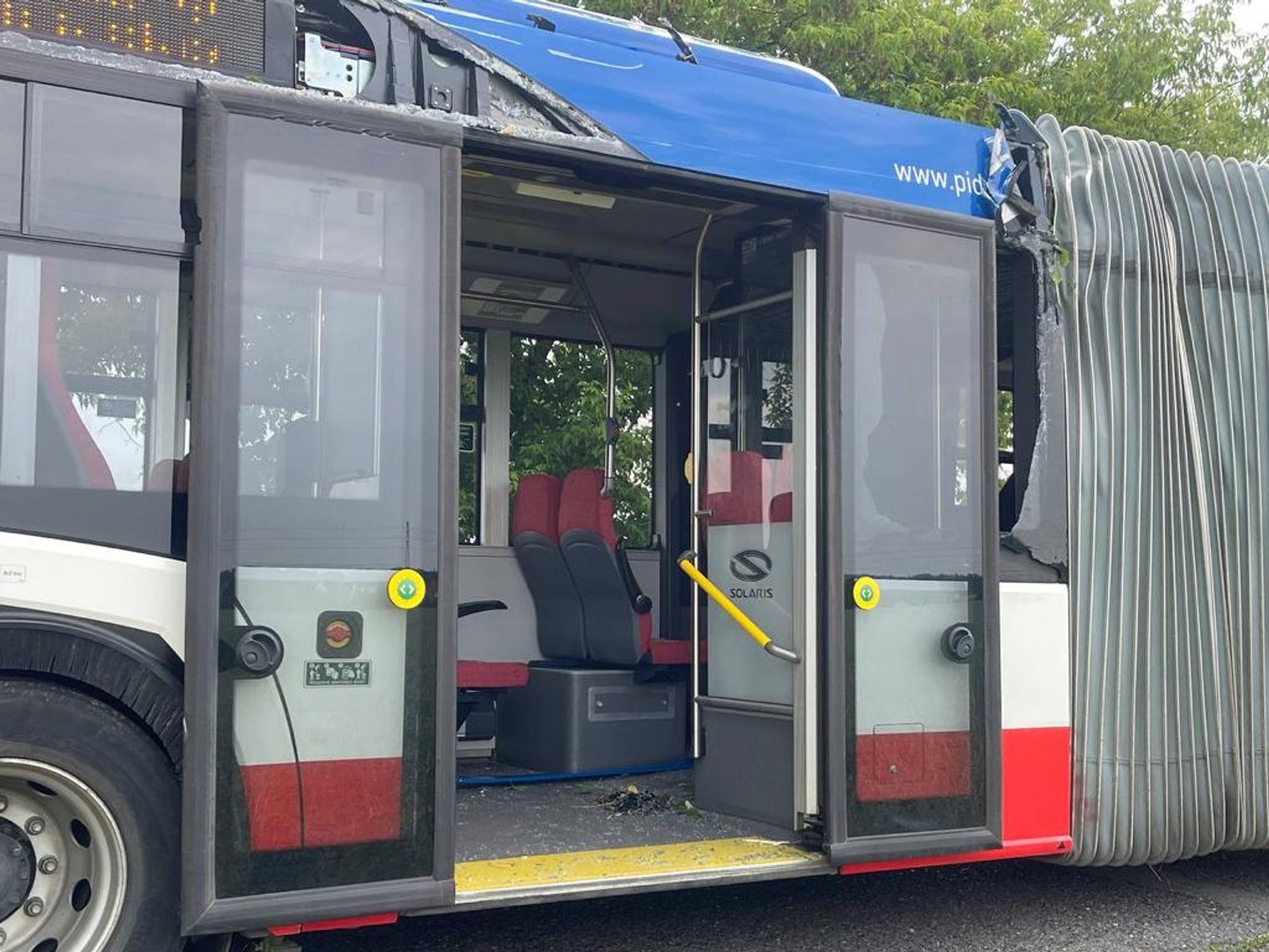 Nehoda autobusu v Dřevčicích - Nehoda autobusu v Dřevčicích (3/9)