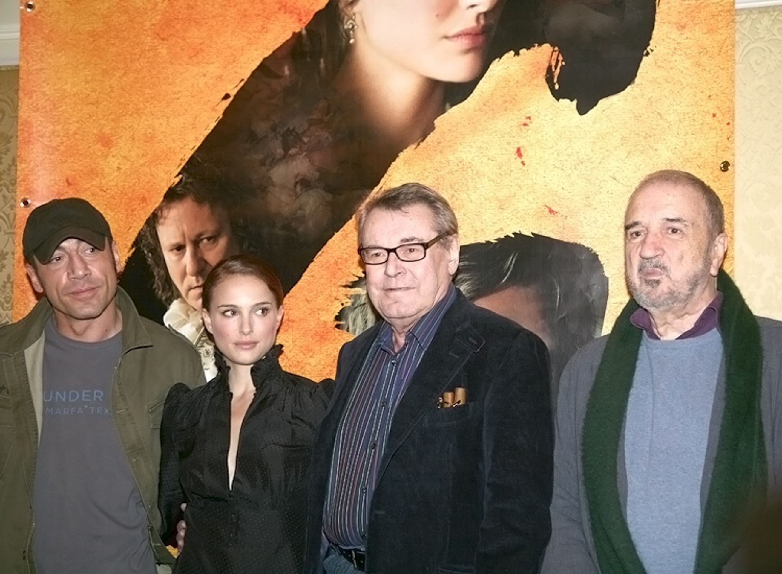Javier Bardem, Natalie Portman, Miloš Forman, 
Jean-Claude Carrier - Formanova Goyu chtěla celá Praha - video (3/9)