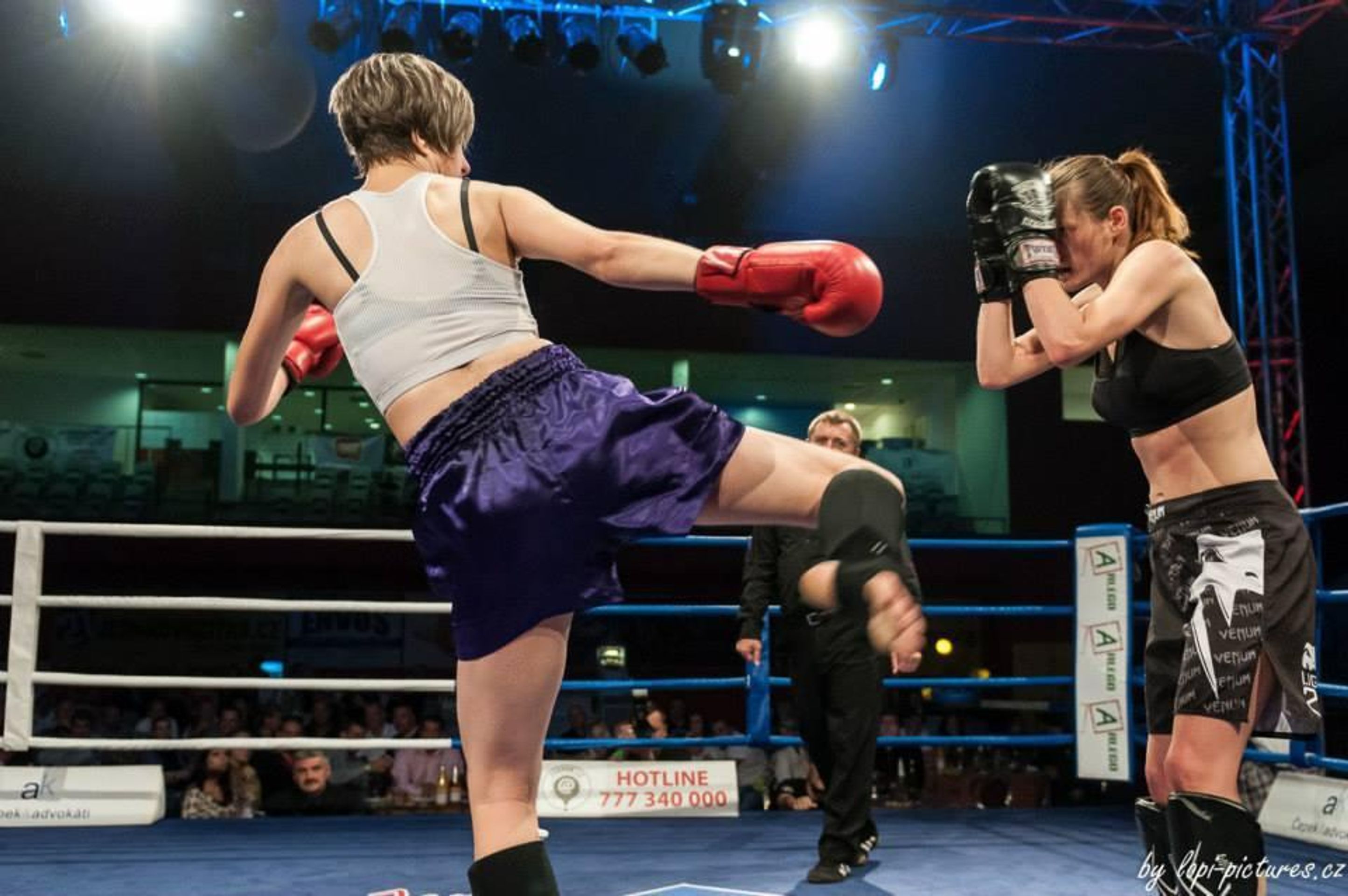 Kateřina při zápasechv kickboxu - 3 - GALERIE: Kateřina při zápasech v kickboxu (3/10)
