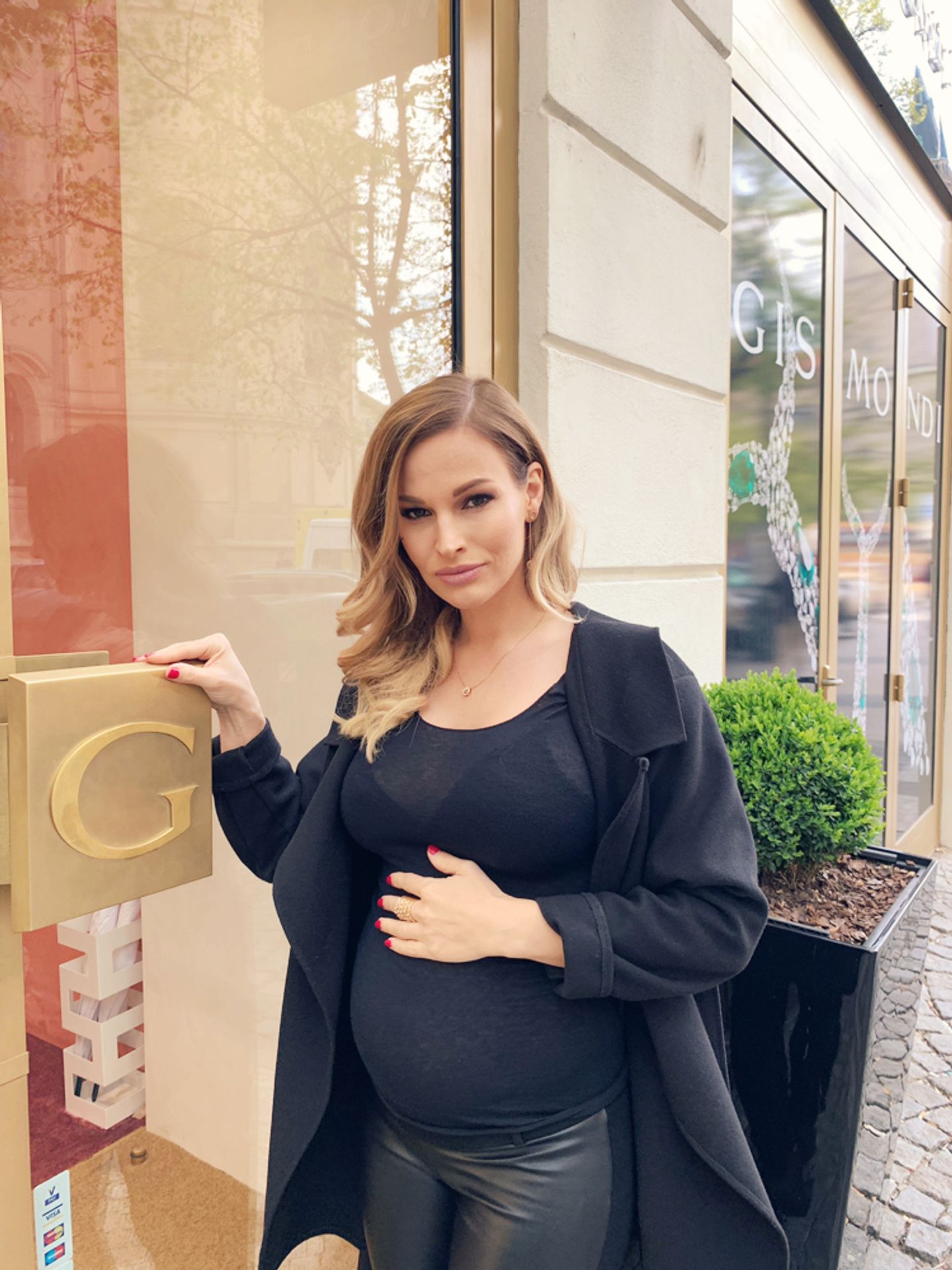 Petra Svoboda - GALERIE: Sexy fotky těhotné moderátorky TV Nova Petry Svobody (3/3)