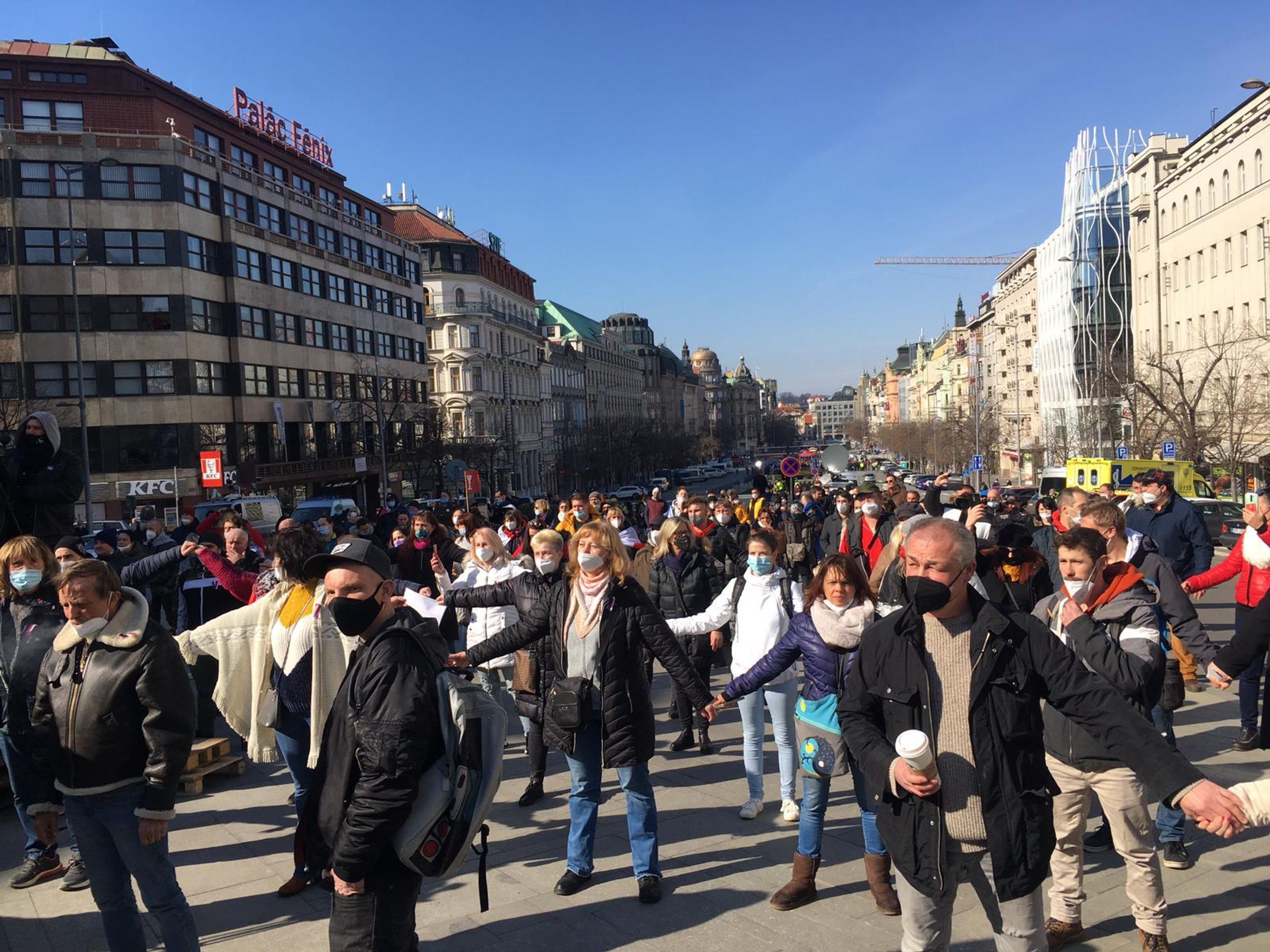 Demonstrace na Václavském náměstí - 4 - GALERIE: Lidé v Praze protestují proti vládě (6/13)