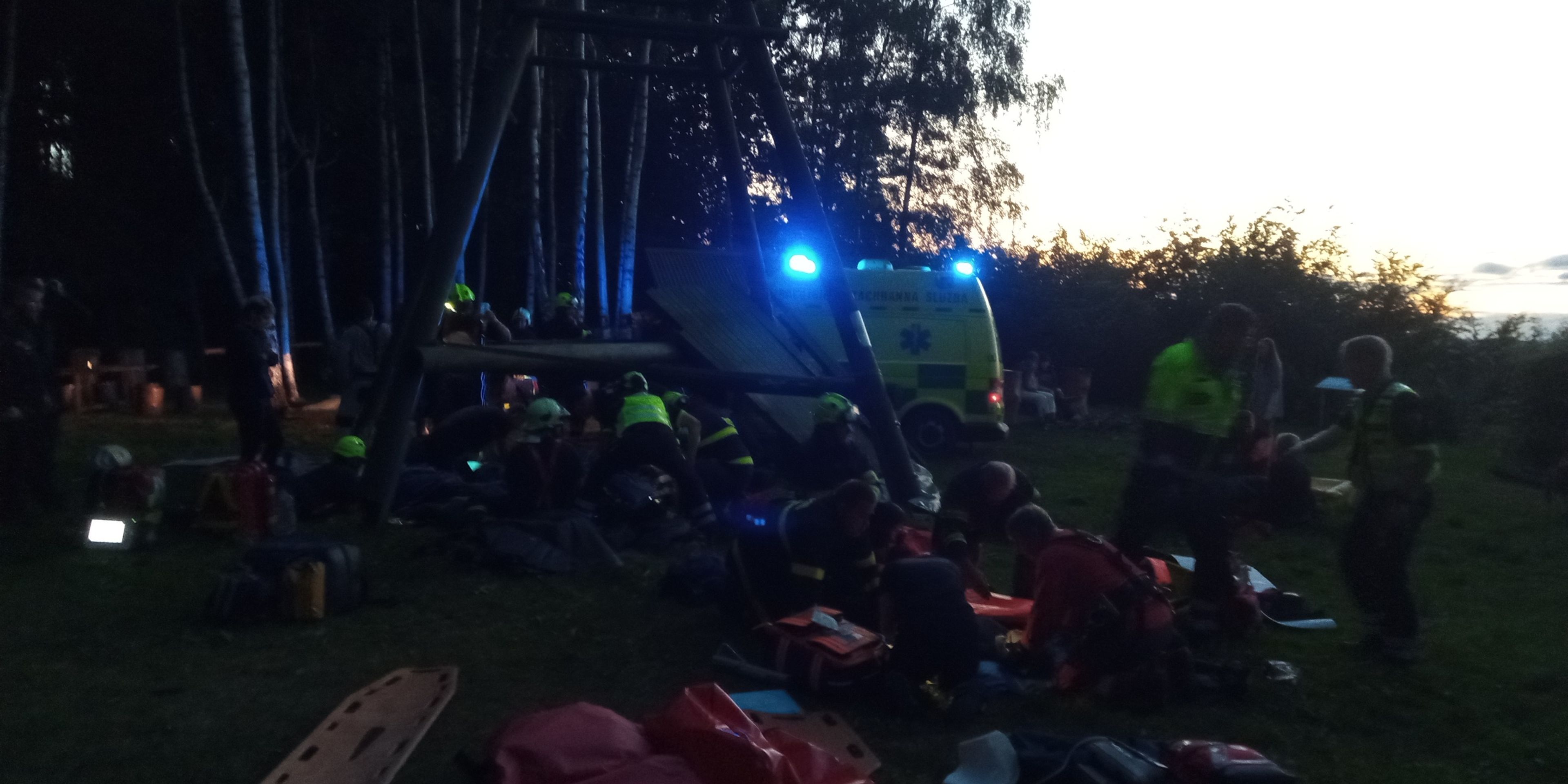 Z rozhledny na Děčínsku spadly děti (2) - Z rozhledny na Děčínsku spadlo několik dětí (5/13)